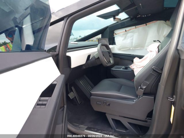 Photo 4 VIN: 7G2CEHEDXRA017759 - TESLA CYBERTRUCK 