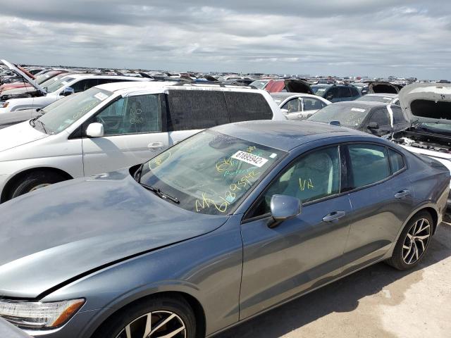 Photo 1 VIN: 7JR102FK4KG002001 - VOLVO S60 T5 MOM 