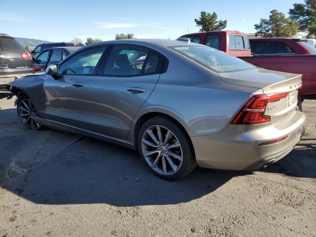 Photo 1 VIN: 7JR102FK4KG003777 - VOLVO S60 