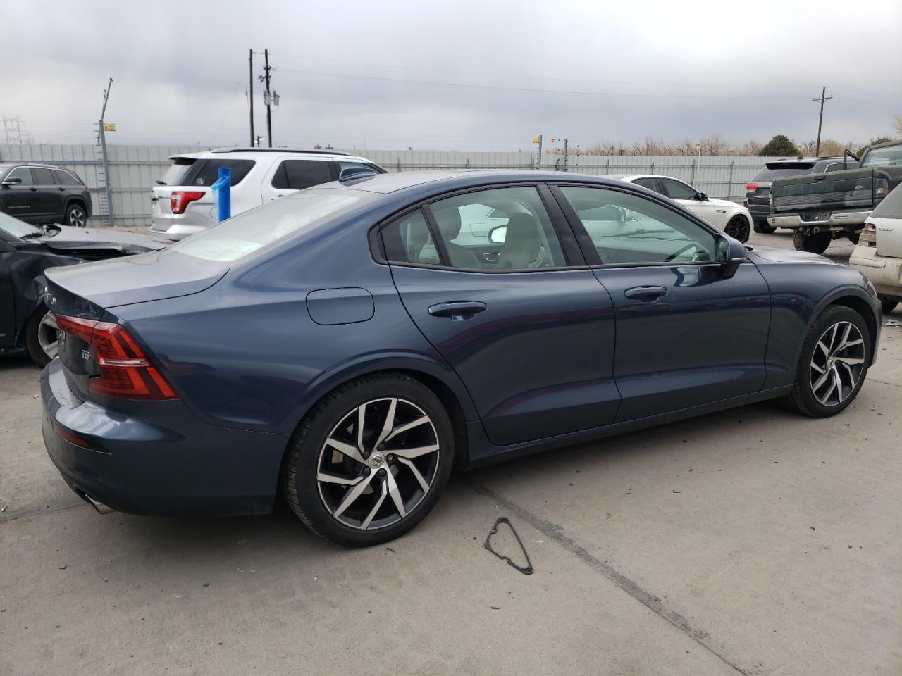 Photo 2 VIN: 7JR102FK4KG012530 - VOLVO S60 