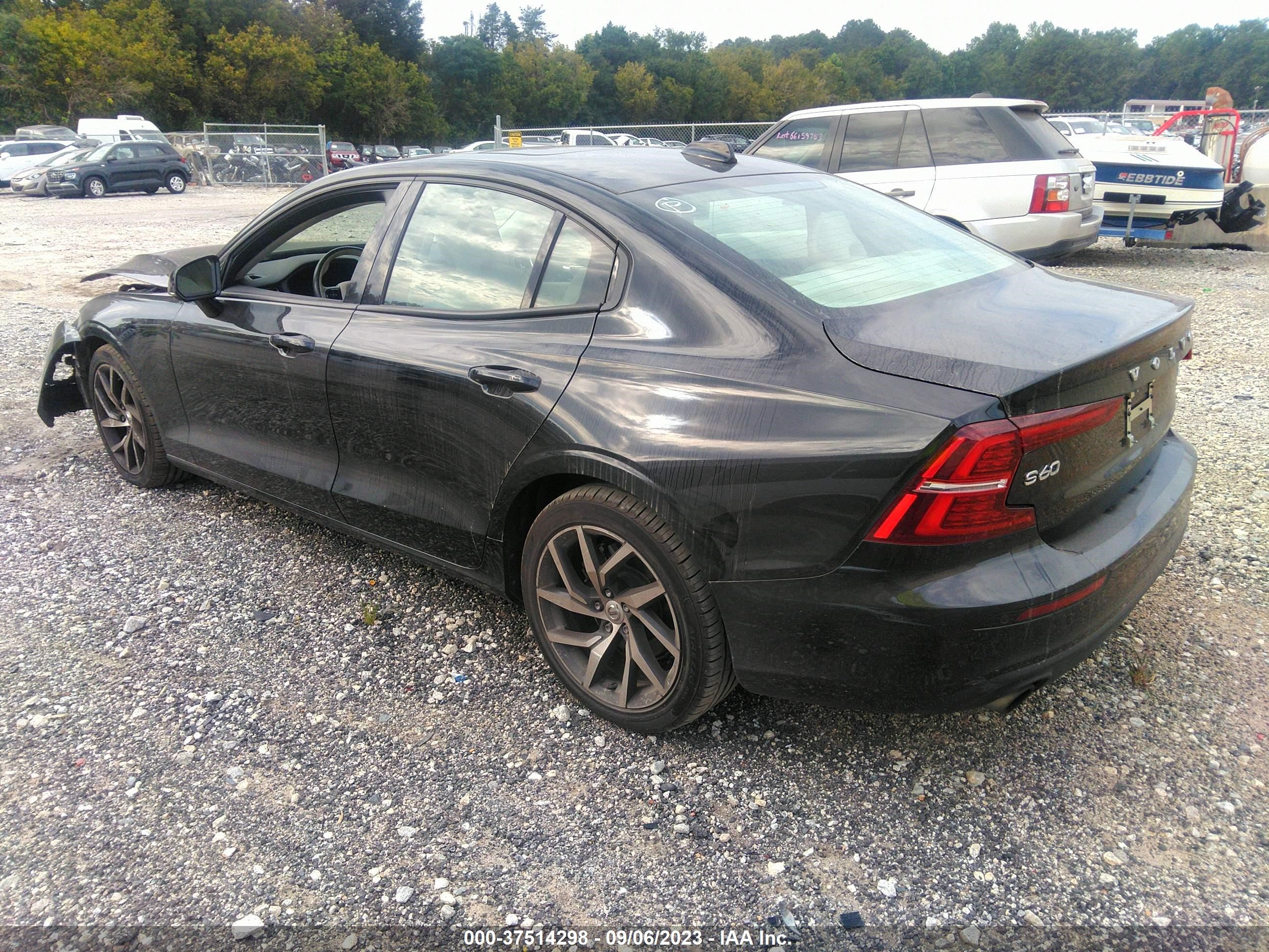 Photo 2 VIN: 7JR102FKXLG041578 - VOLVO S60 