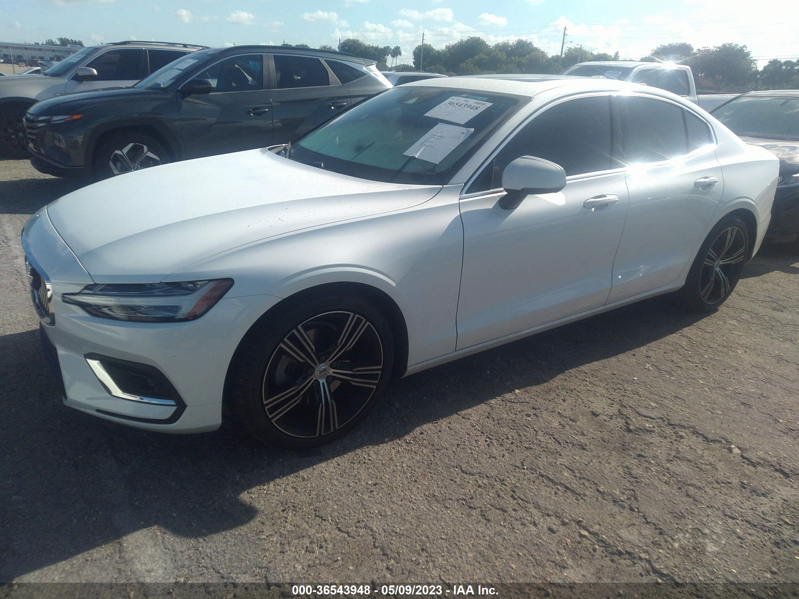 Photo 1 VIN: 7JR102TL6MG119658 - VOLVO S60 