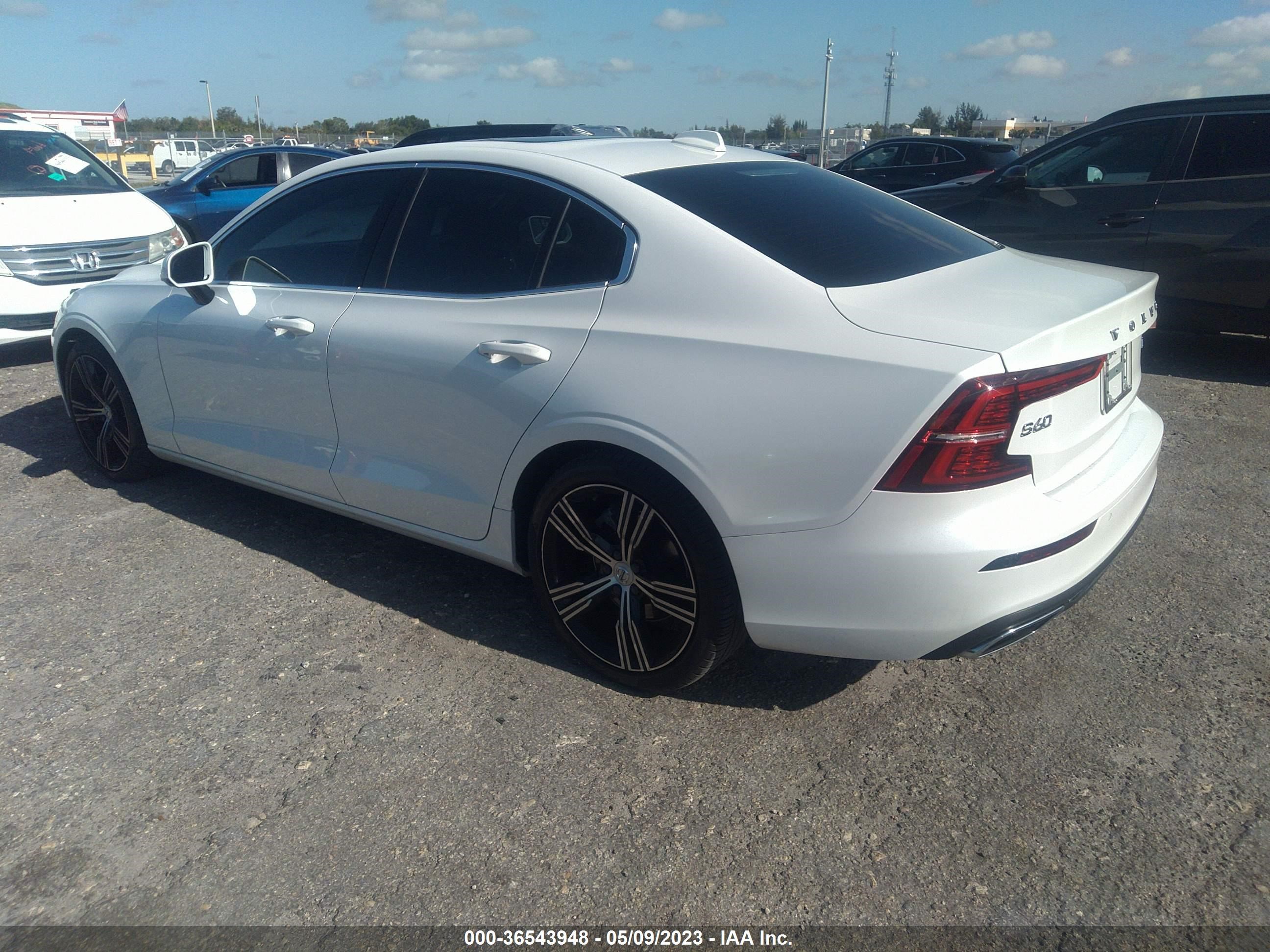 Photo 2 VIN: 7JR102TL6MG119658 - VOLVO S60 