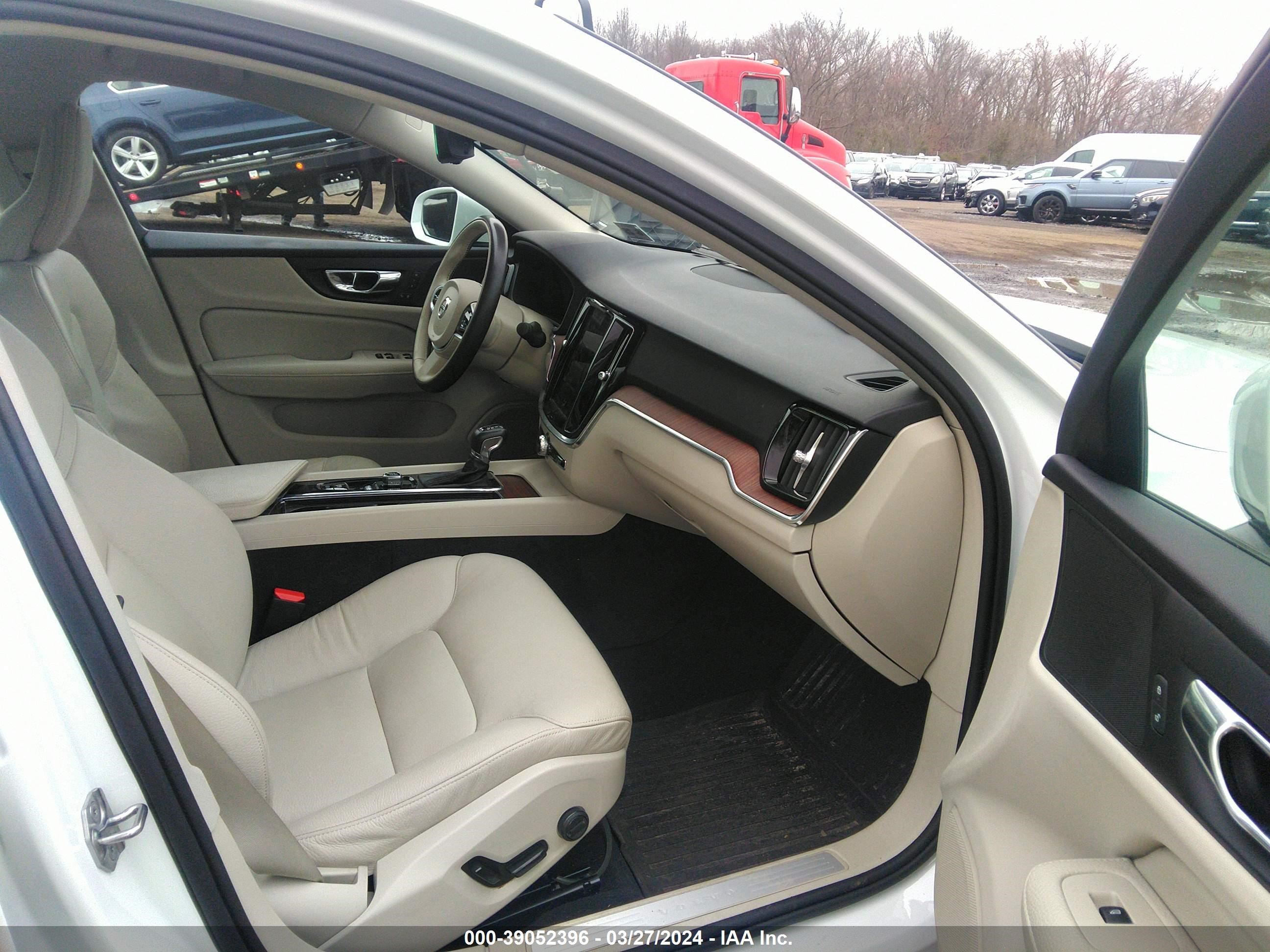 Photo 4 VIN: 7JRA22TK7LG067375 - VOLVO S60 