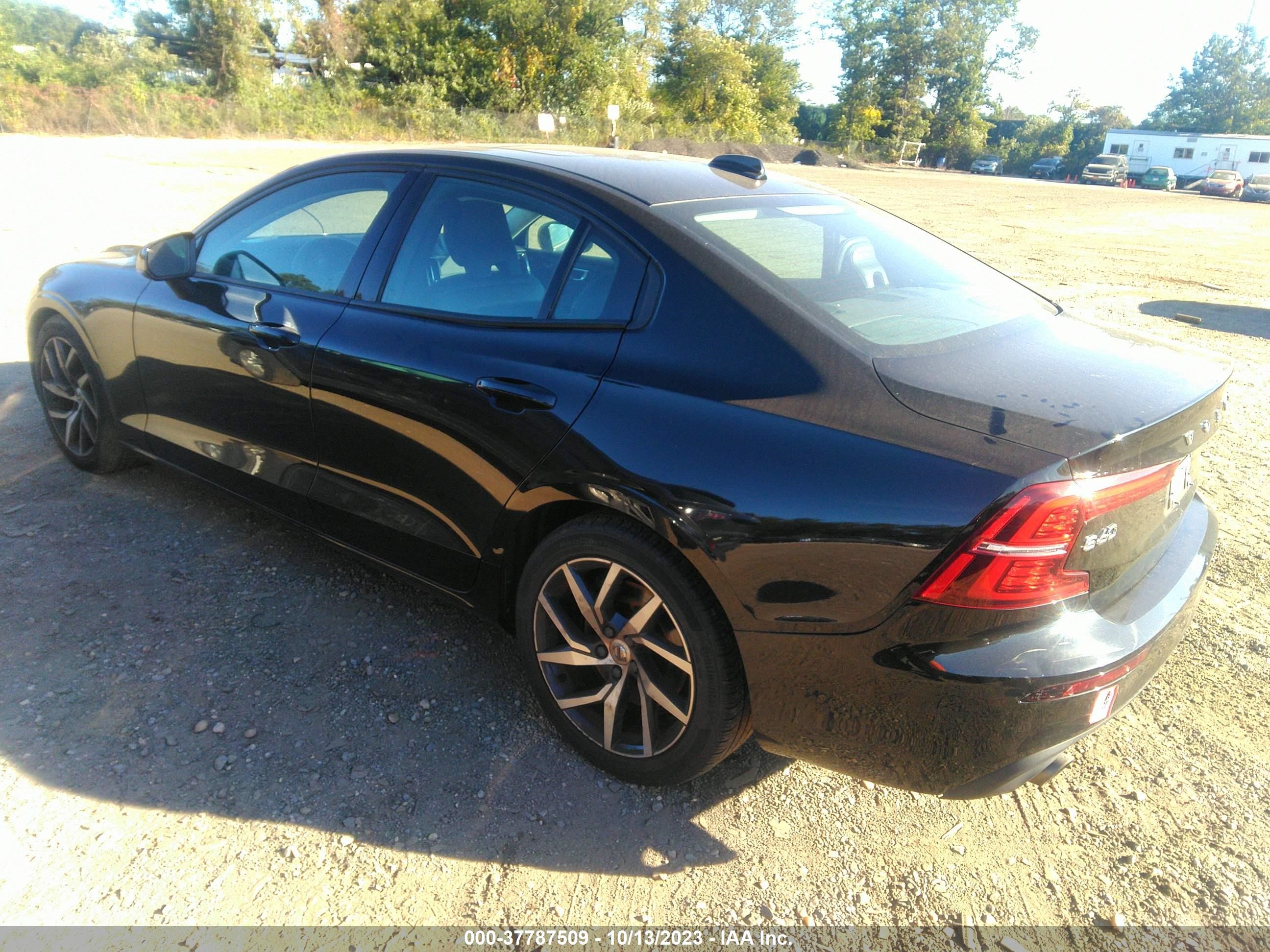 Photo 2 VIN: 7JRA22TKXKG009503 - VOLVO S60 