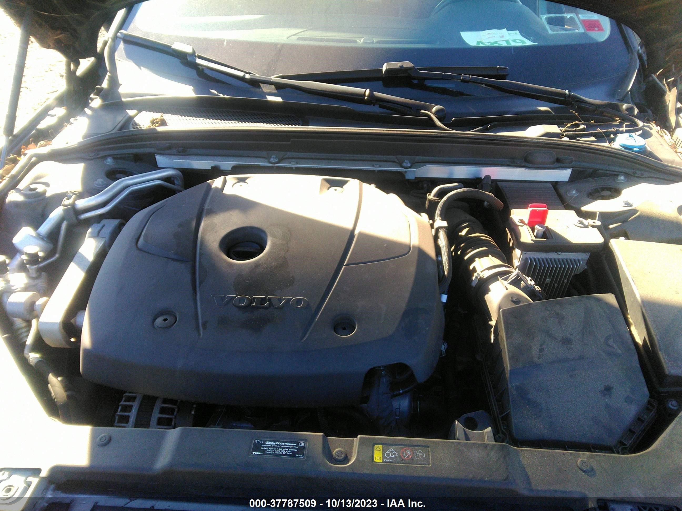 Photo 9 VIN: 7JRA22TKXKG009503 - VOLVO S60 