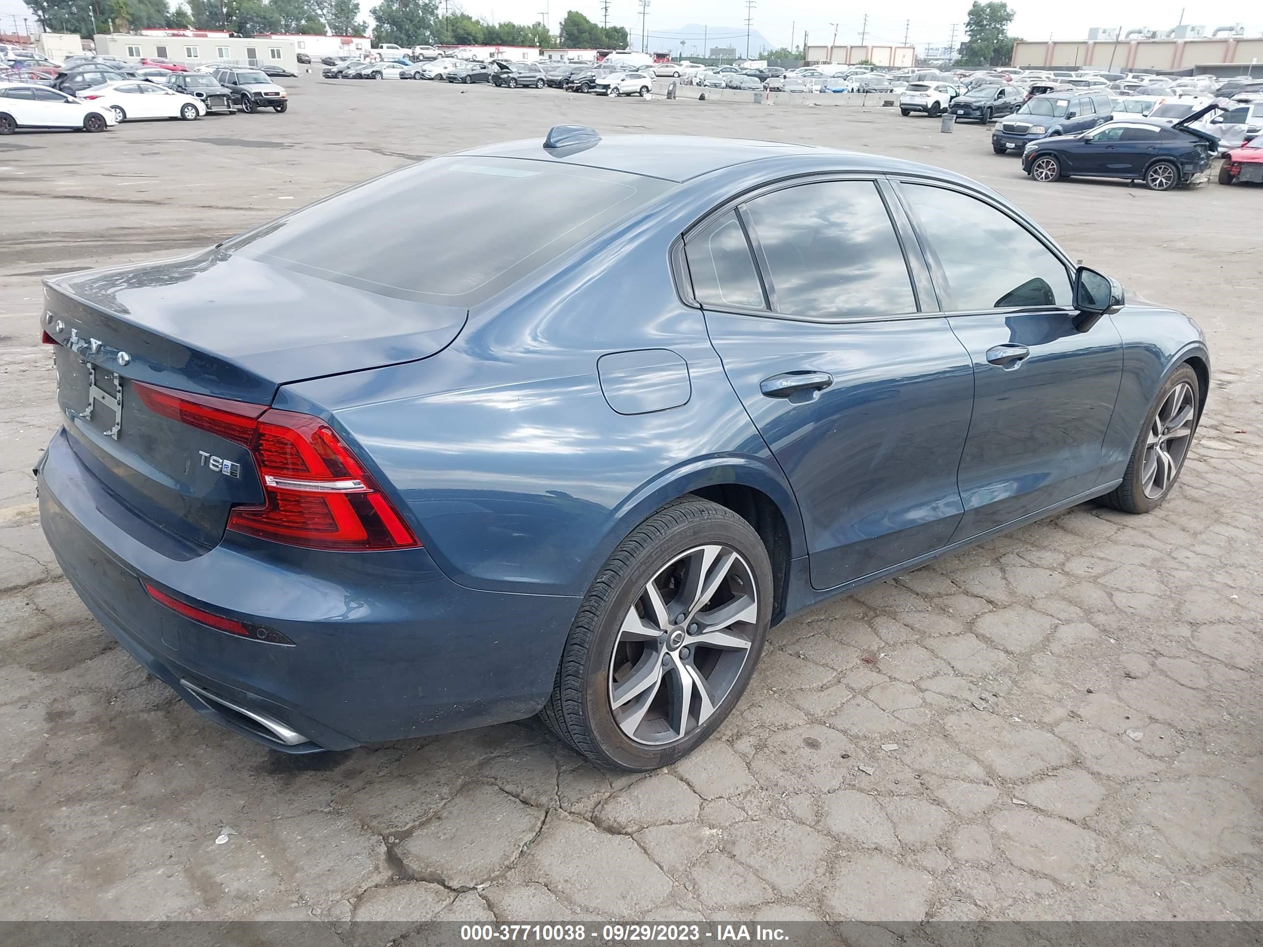 Photo 3 VIN: 7JRBR0FM7LG071962 - VOLVO S60 