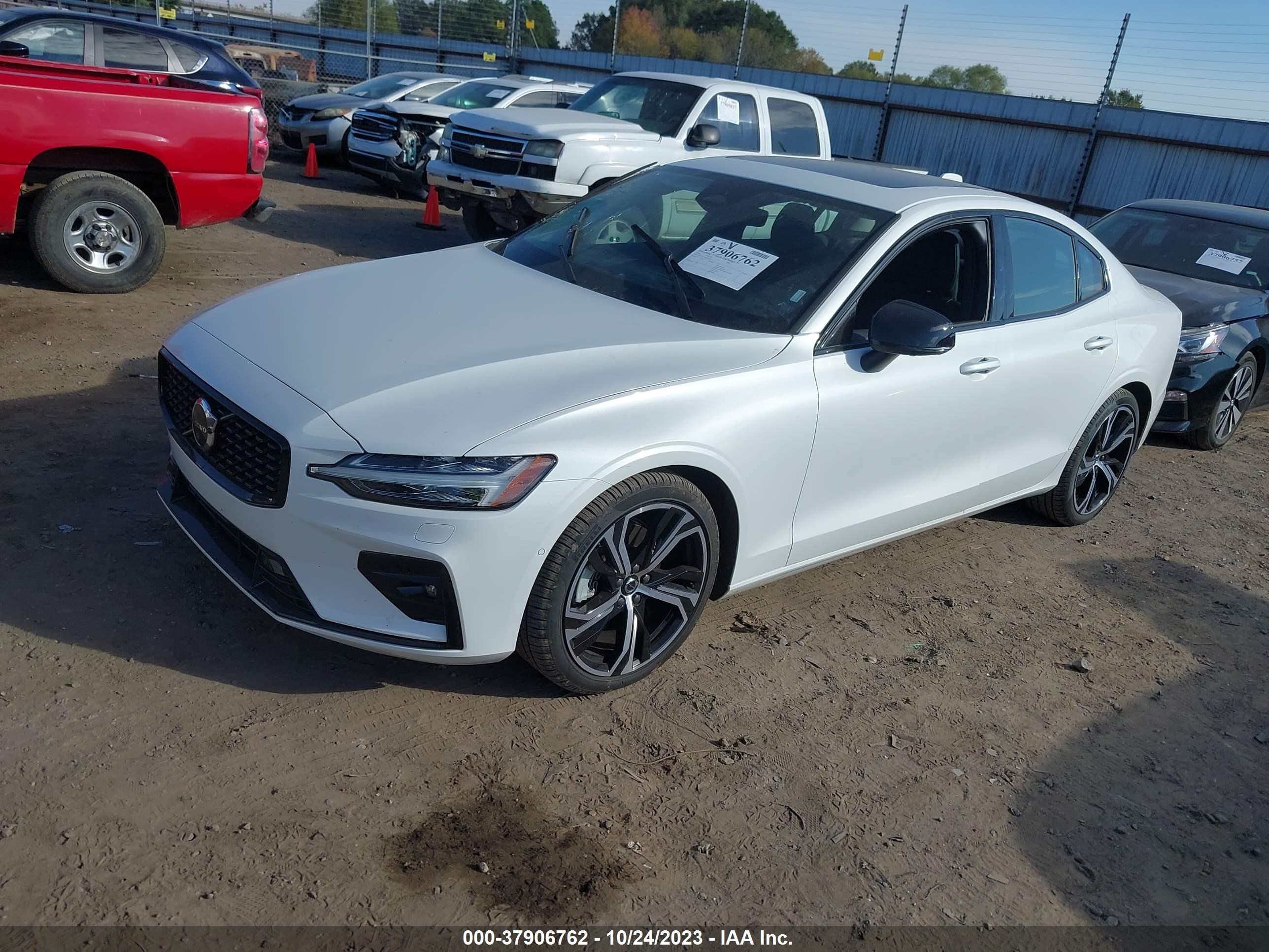 Photo 1 VIN: 7JRL12TLXRG281189 - VOLVO S60 