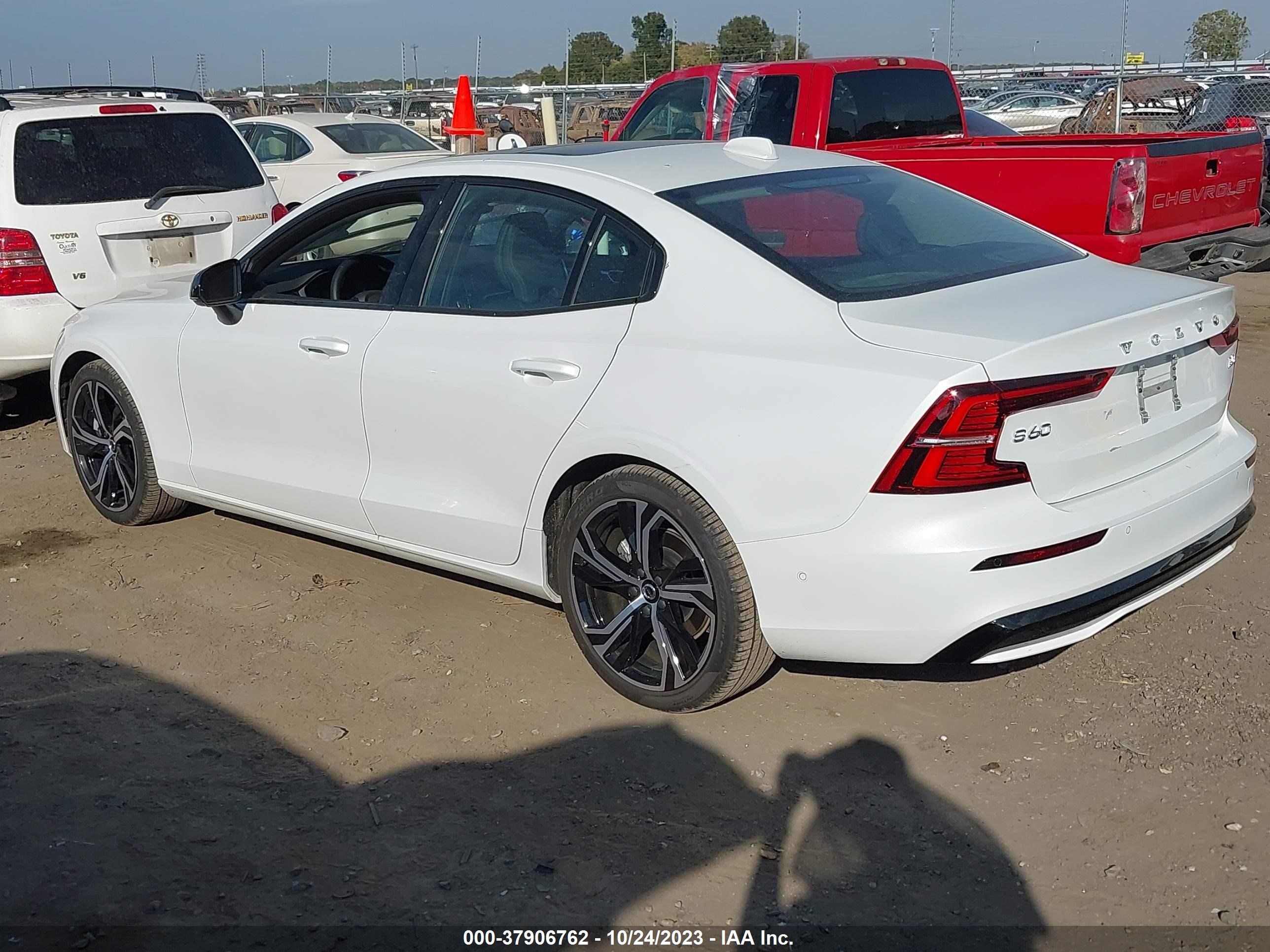 Photo 2 VIN: 7JRL12TLXRG281189 - VOLVO S60 