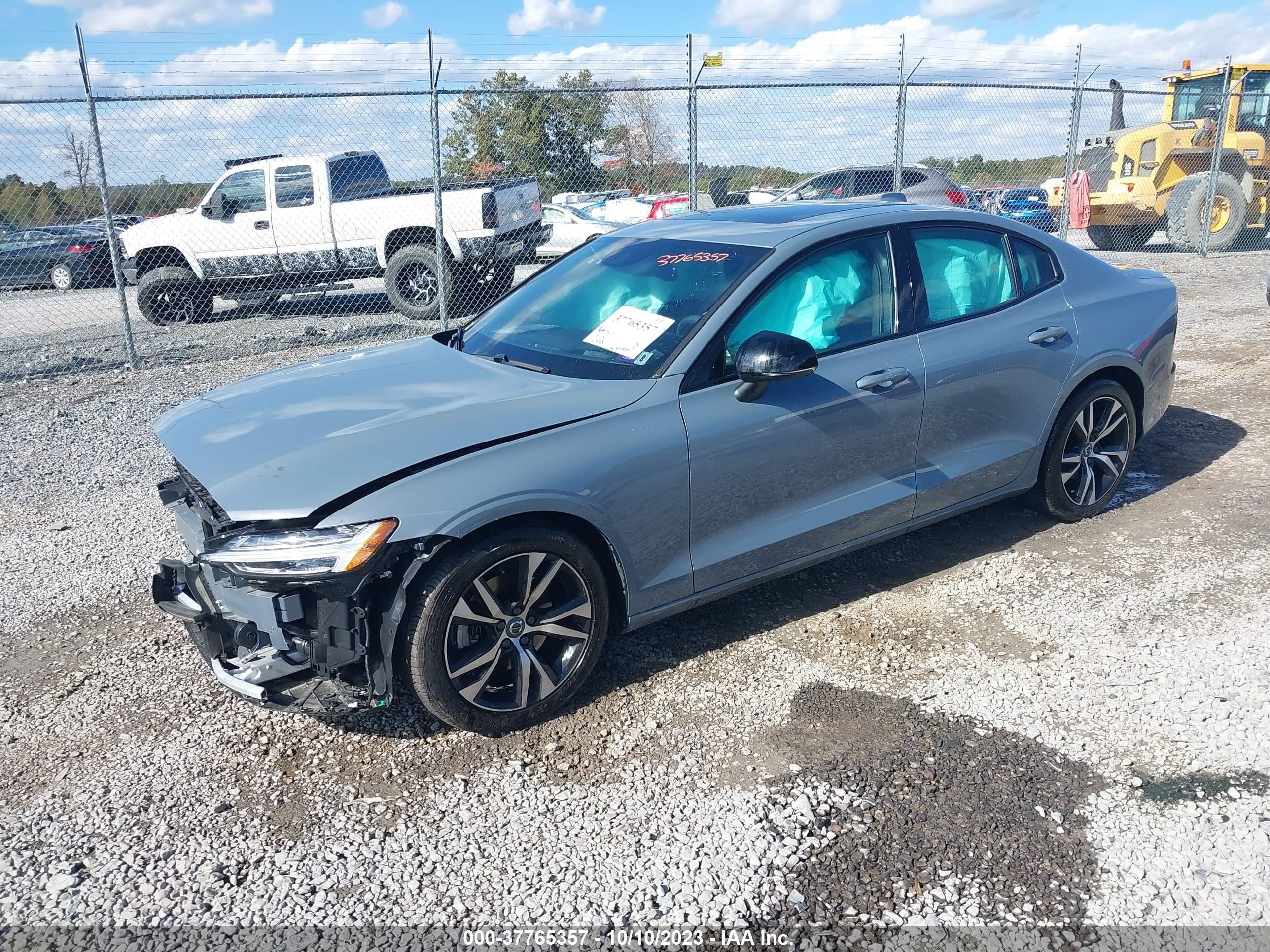 Photo 1 VIN: 7JRL12TM8NG174077 - VOLVO S60 