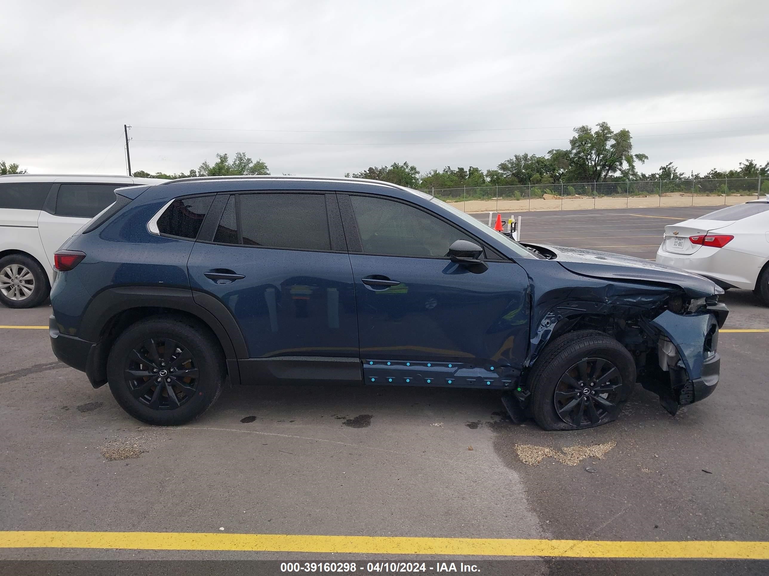 Photo 13 VIN: 7MMVABAMXRN180202 - MAZDA CX-50 SELE 