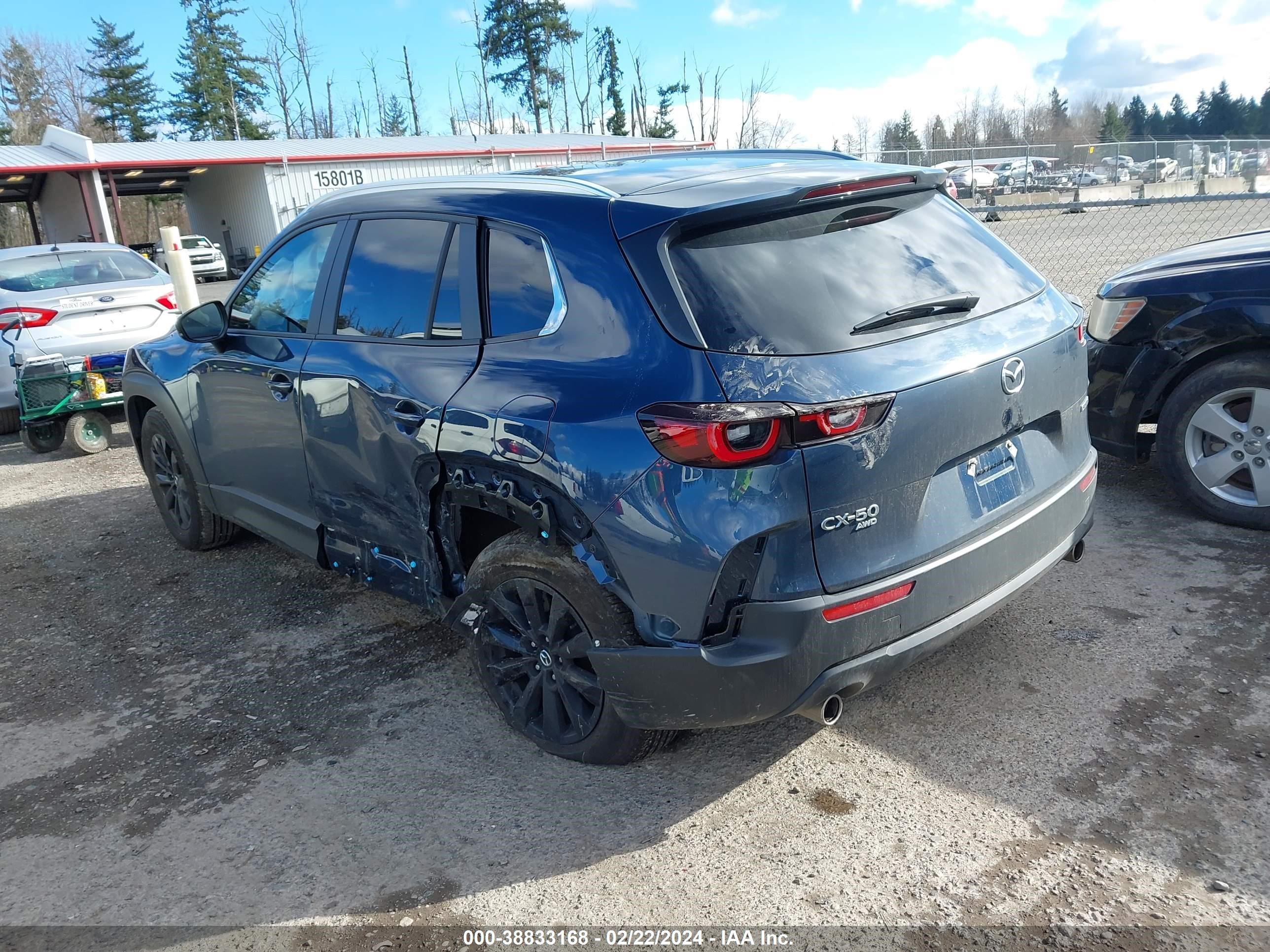 Photo 2 VIN: 7MMVABBM3RN181867 - MAZDA CX-50 