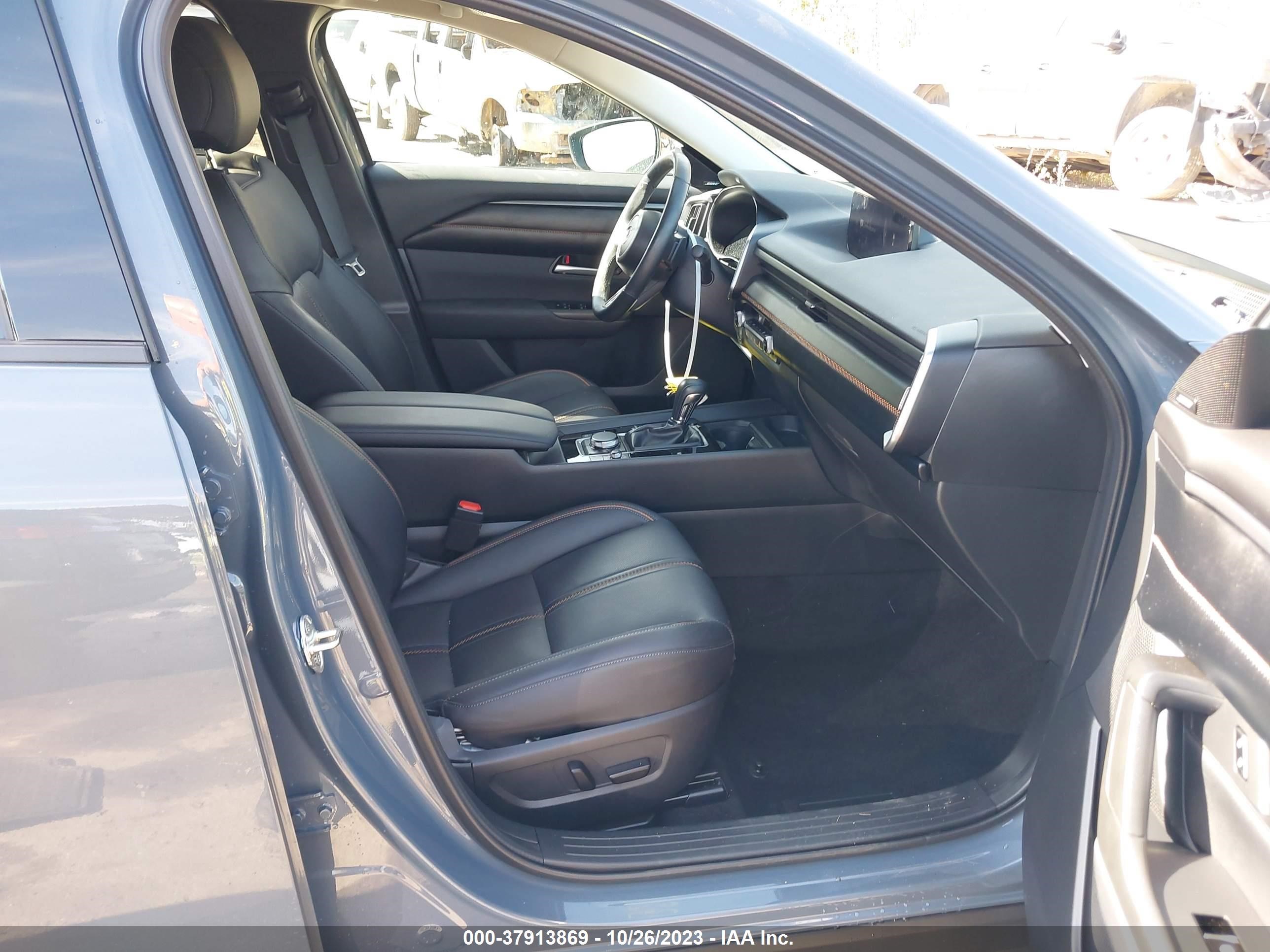 Photo 4 VIN: 7MMVABDYXPN107990 - MAZDA CX-50 