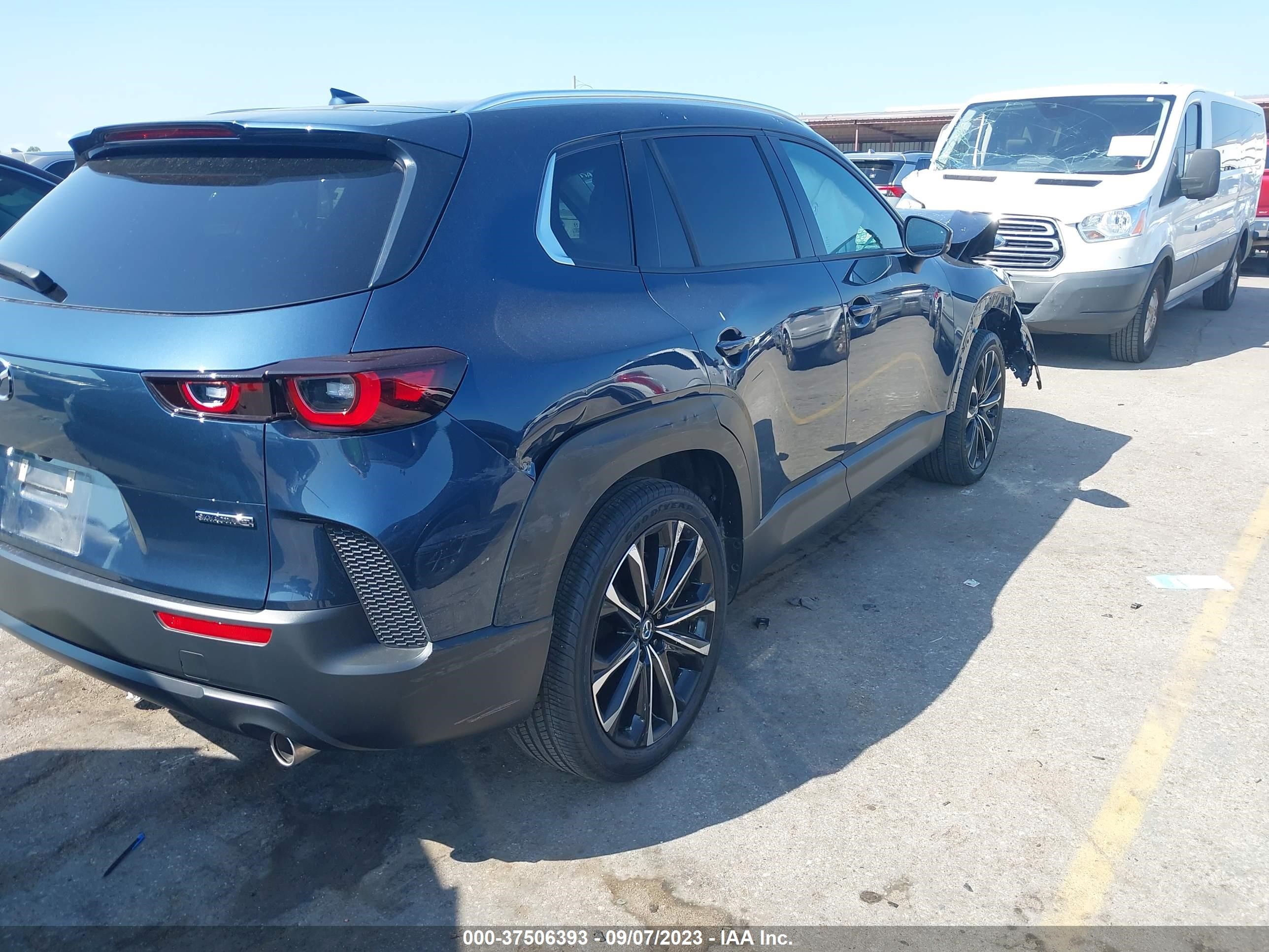 Photo 3 VIN: 7MMVABEM5PN118696 - MAZDA CX-50 