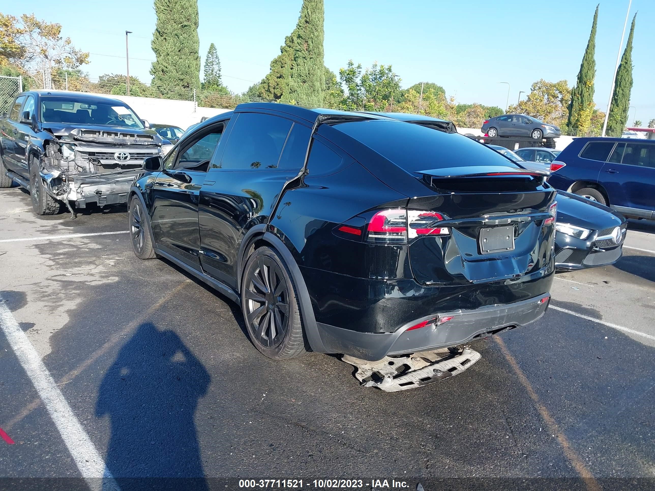 Photo 2 VIN: 7SAXCAE53PF400424 - TESLA MODEL X 