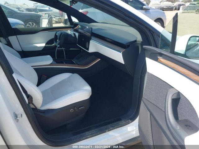 Photo 4 VIN: 7SAXCAE58NF360080 - TESLA MODEL X 