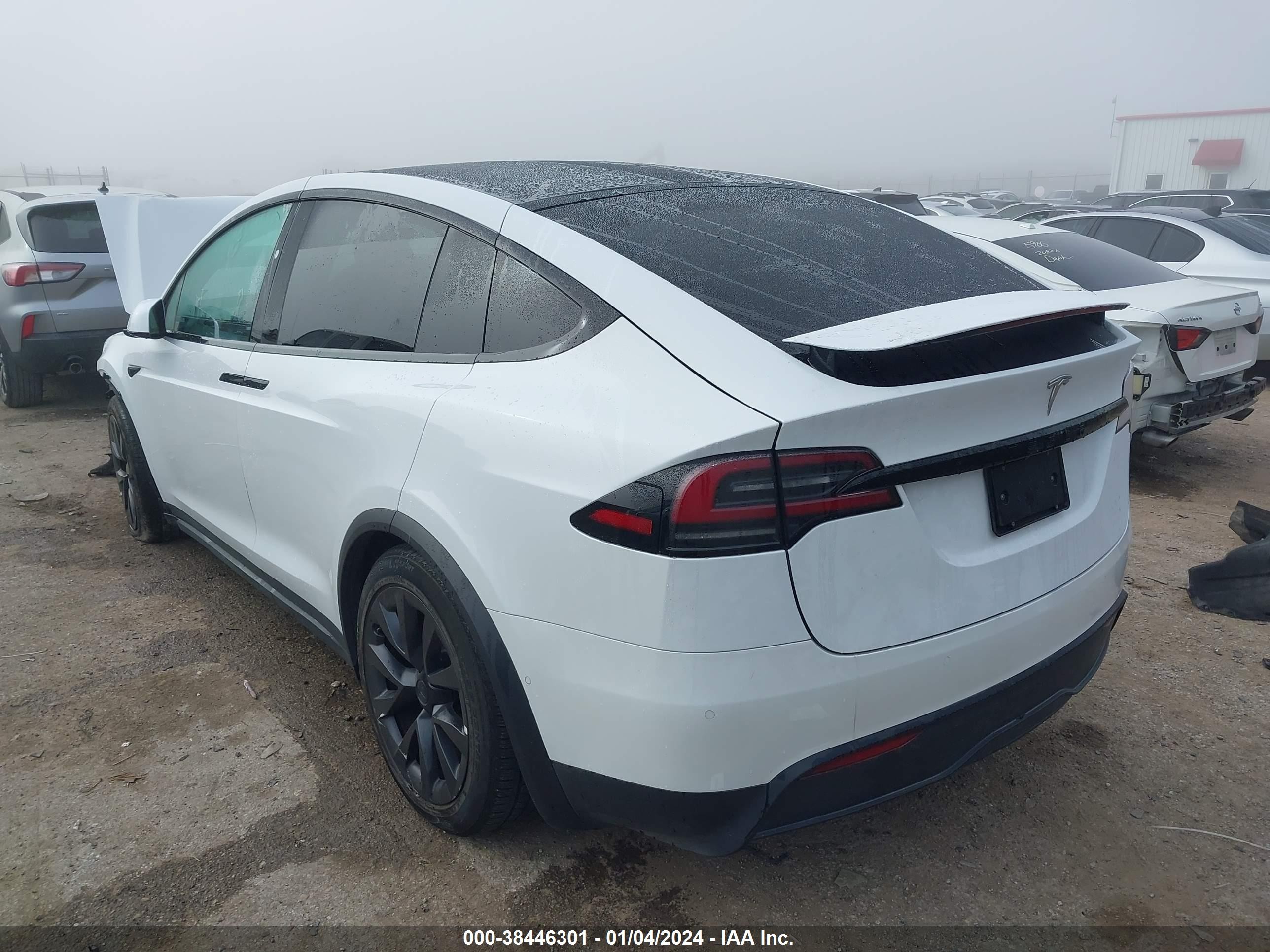 Photo 2 VIN: 7SAXCAE5XNF354720 - TESLA MODEL X 