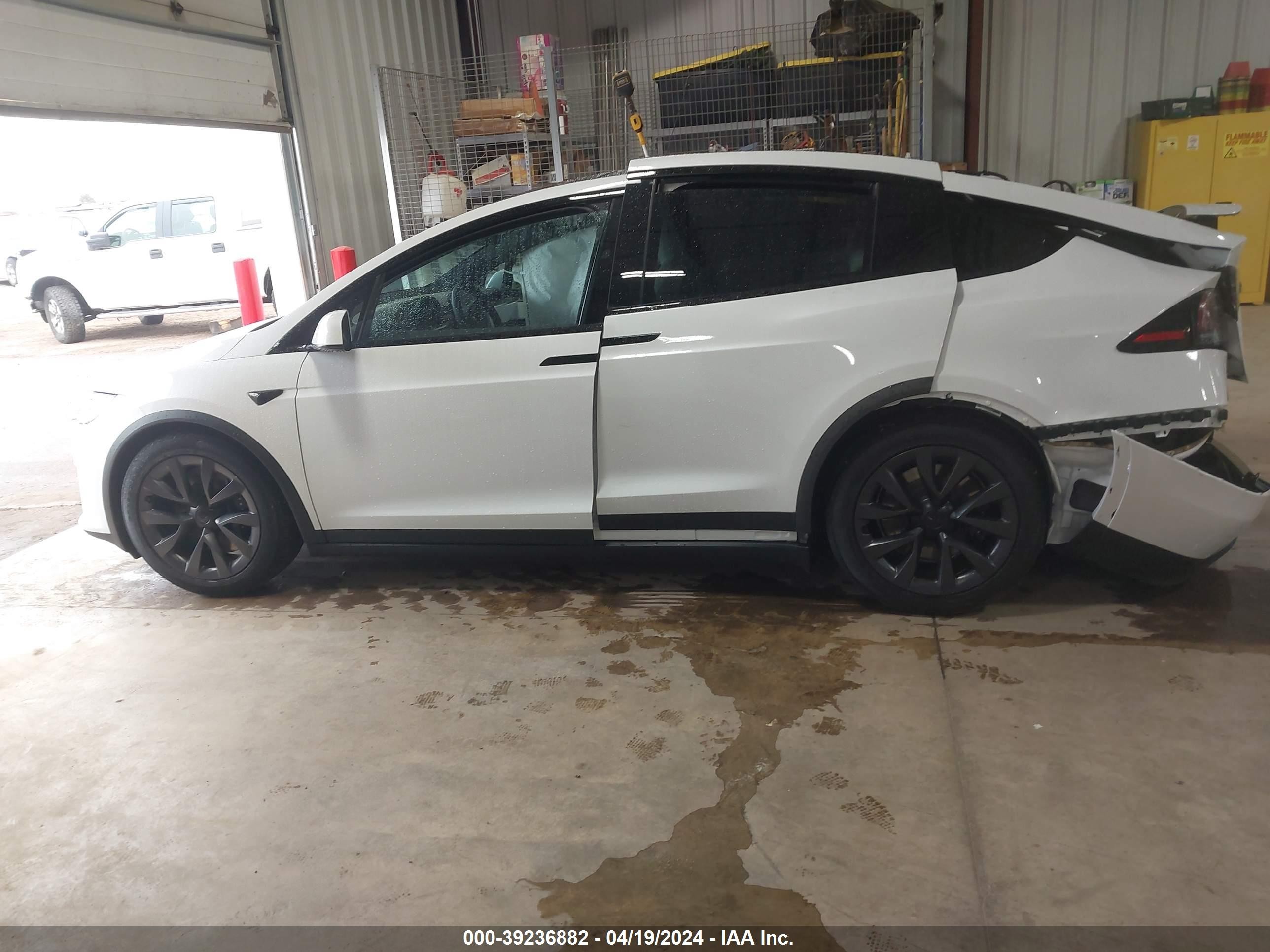 Photo 13 VIN: 7SAXCAE5XRF435299 - TESLA MODEL X 