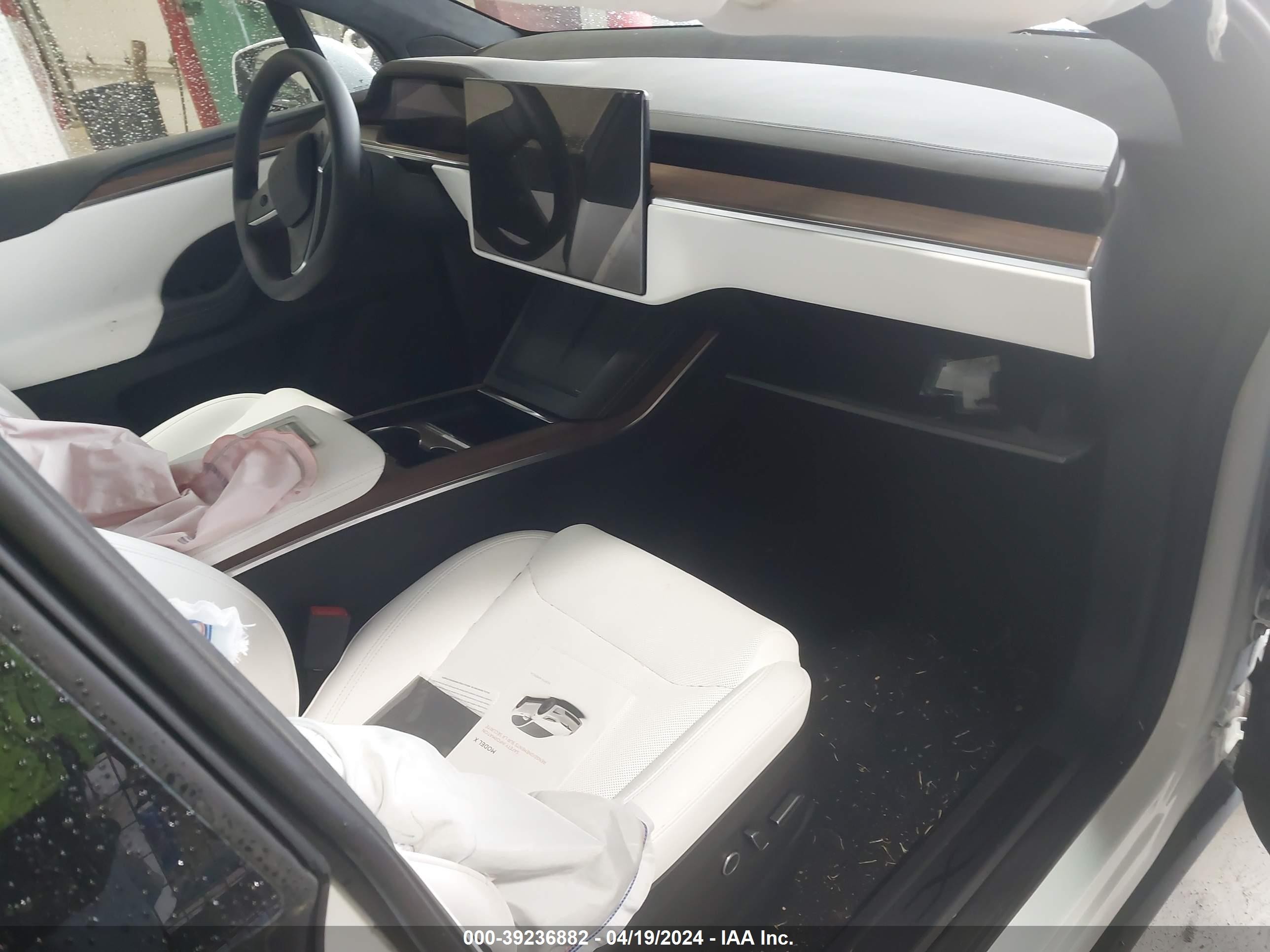 Photo 4 VIN: 7SAXCAE5XRF435299 - TESLA MODEL X 