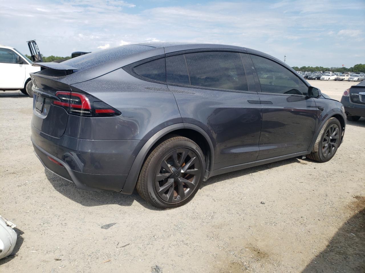 Photo 2 VIN: 7SAXCBE50NF355784 - TESLA MODEL X 