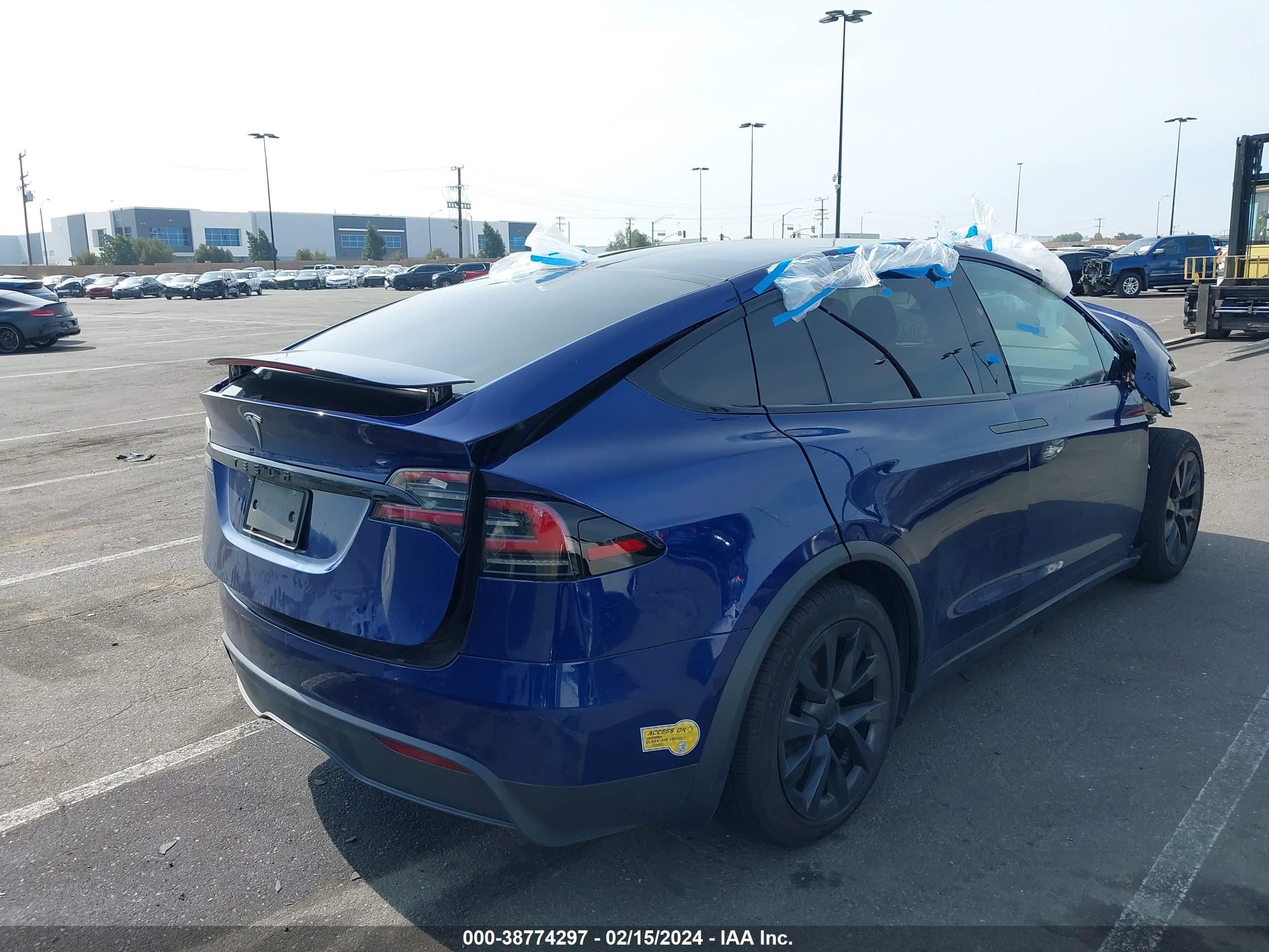 Photo 3 VIN: 7SAXCBE51NF361321 - TESLA MODEL X 