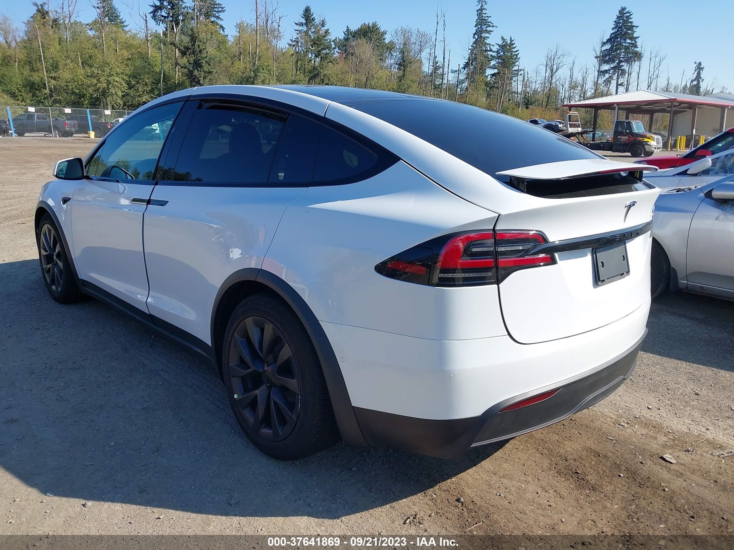 Photo 2 VIN: 7SAXCBE51PF375190 - TESLA MODEL X 