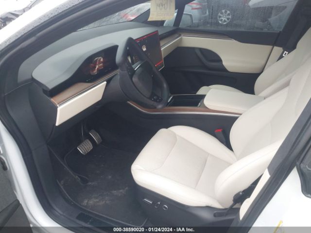 Photo 4 VIN: 7SAXCBE52NF329865 - TESLA MODEL X 