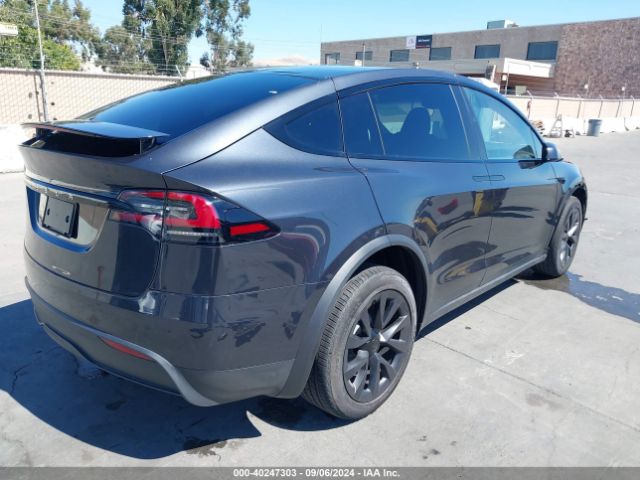 Photo 3 VIN: 7SAXCBE52RF447369 - TESLA MODEL X 