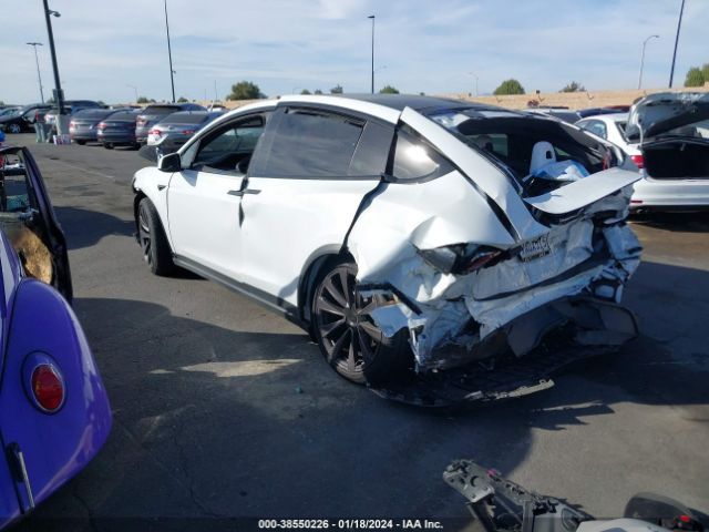 Photo 2 VIN: 7SAXCBE56NF335653 - TESLA MODEL X 