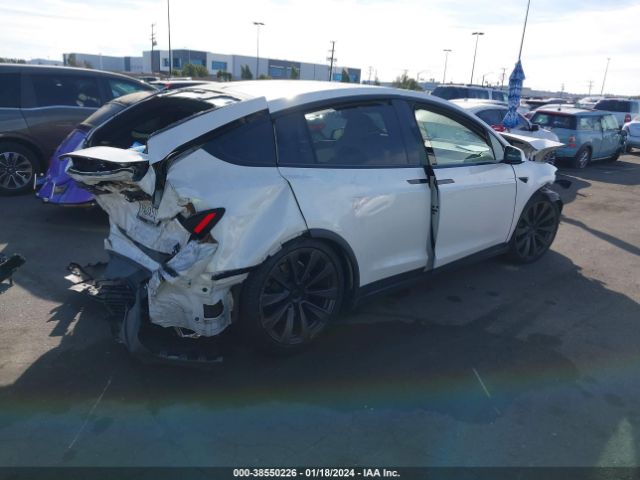 Photo 3 VIN: 7SAXCBE56NF335653 - TESLA MODEL X 