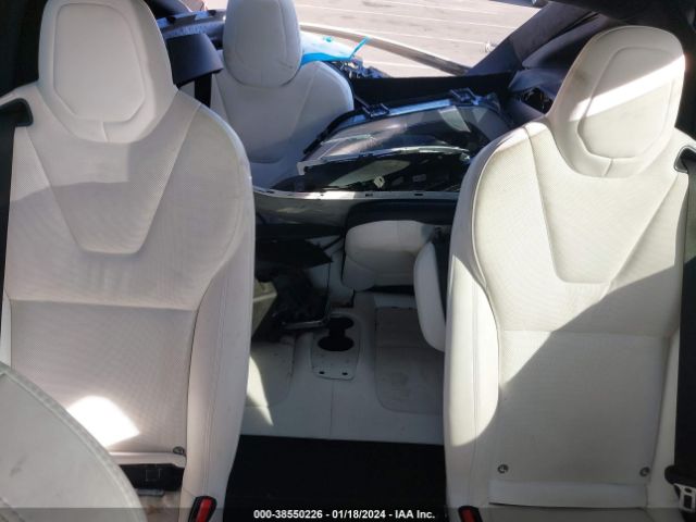 Photo 7 VIN: 7SAXCBE56NF335653 - TESLA MODEL X 