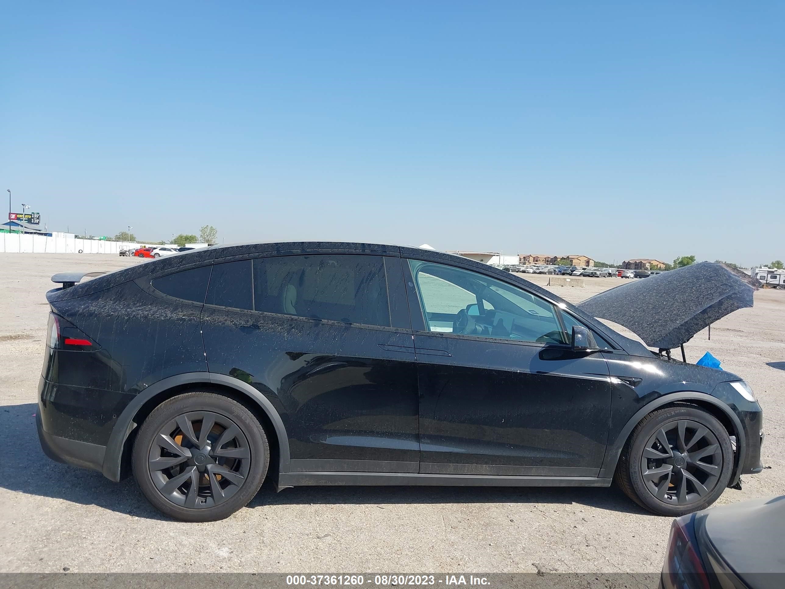 Photo 11 VIN: 7SAXCBE56PF381941 - TESLA MODEL X 