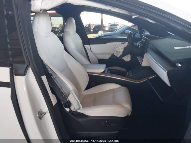 Photo 4 VIN: 7SAXCBE57NF327125 - TESLA MODEL X 