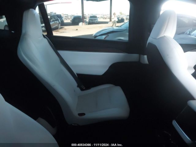 Photo 7 VIN: 7SAXCBE57NF327125 - TESLA MODEL X 