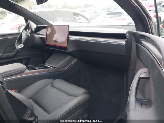 Photo 4 VIN: 7SAXCBE58PF405365 - TESLA MODEL X 