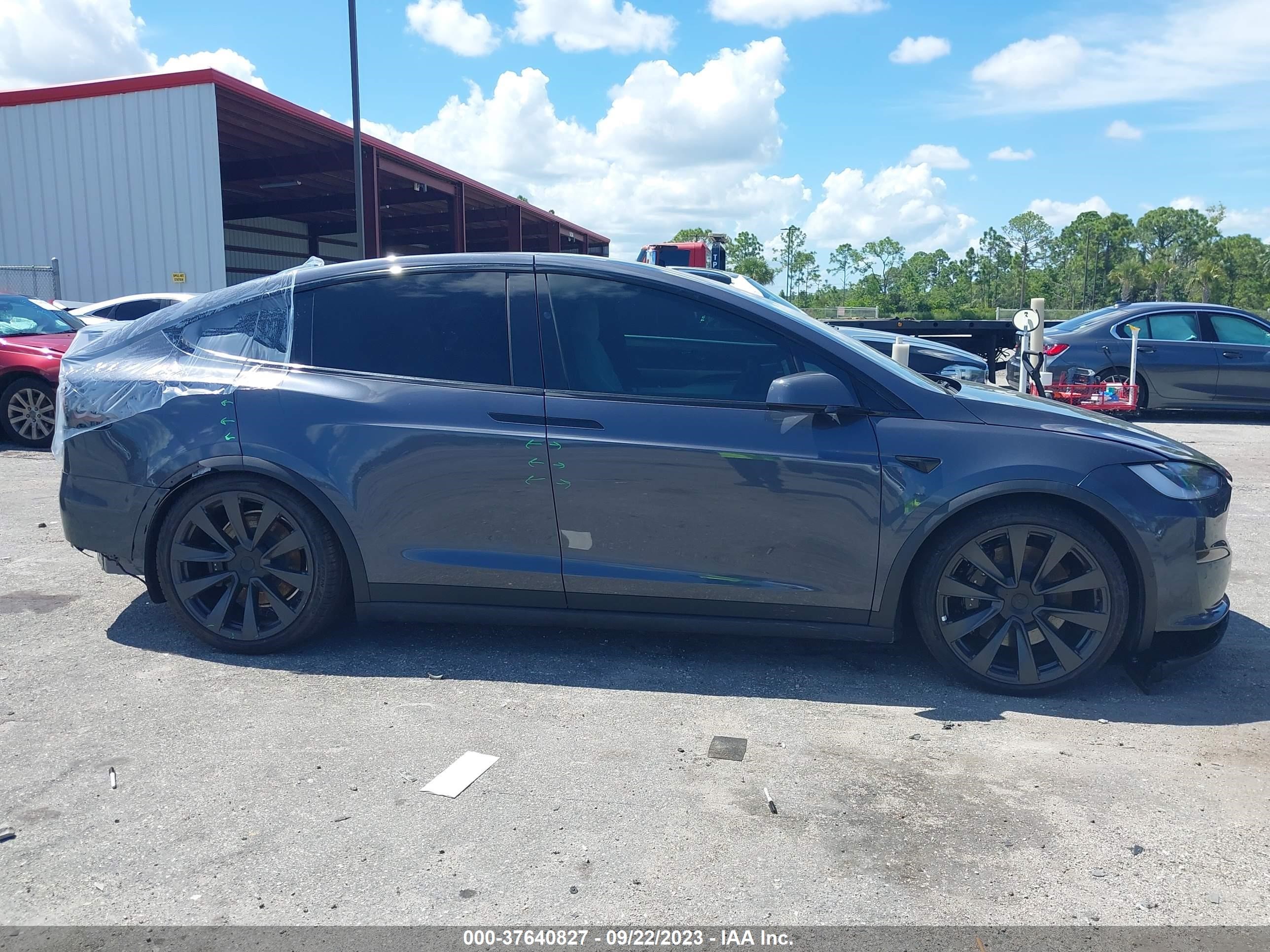 Photo 11 VIN: 7SAXCBE59PF368441 - TESLA MODEL X 