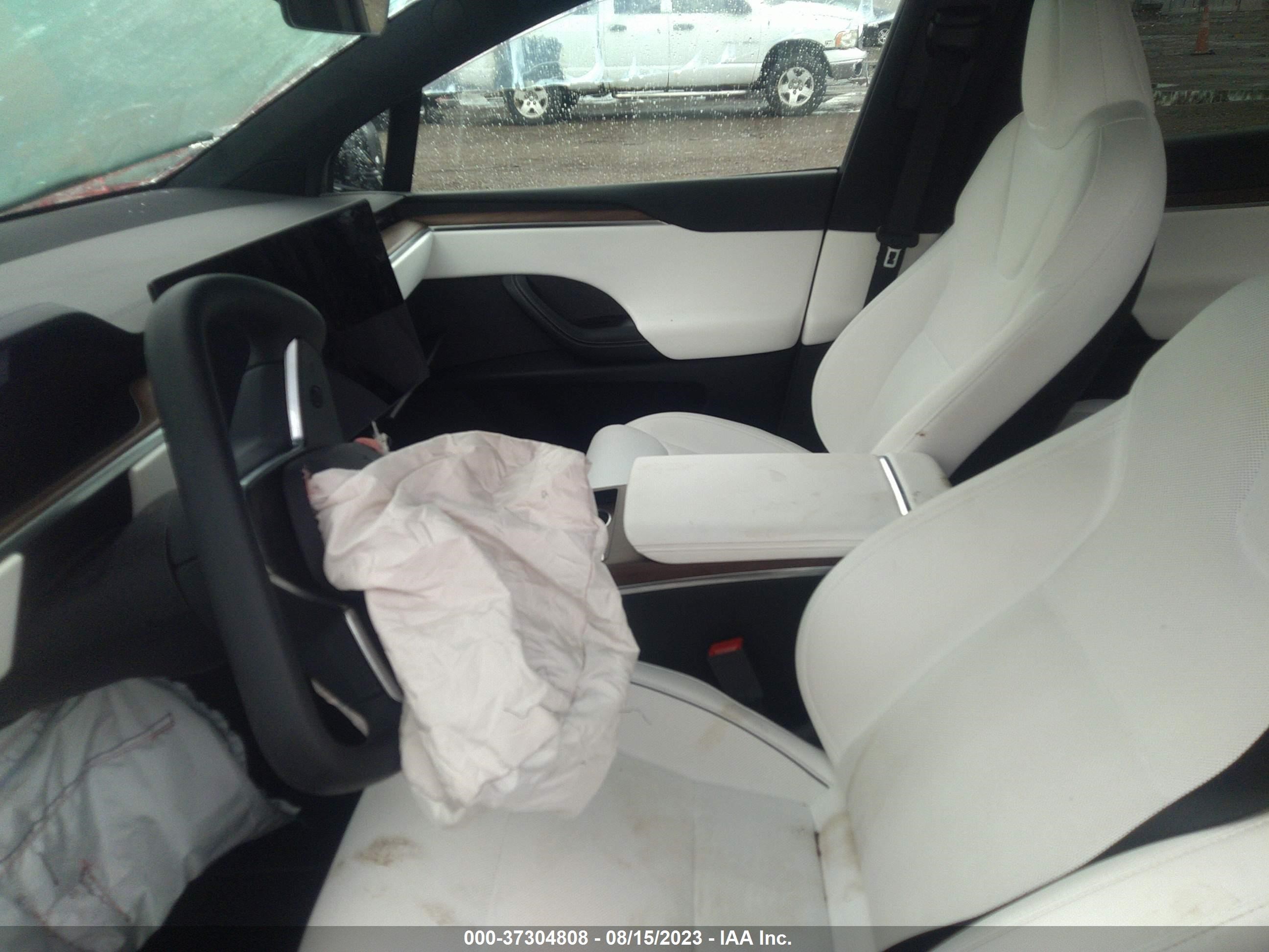 Photo 4 VIN: 7SAXCBE59PF381299 - TESLA MODEL X 