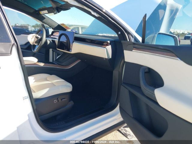 Photo 4 VIN: 7SAXCBE5XRF442615 - TESLA MODEL X 