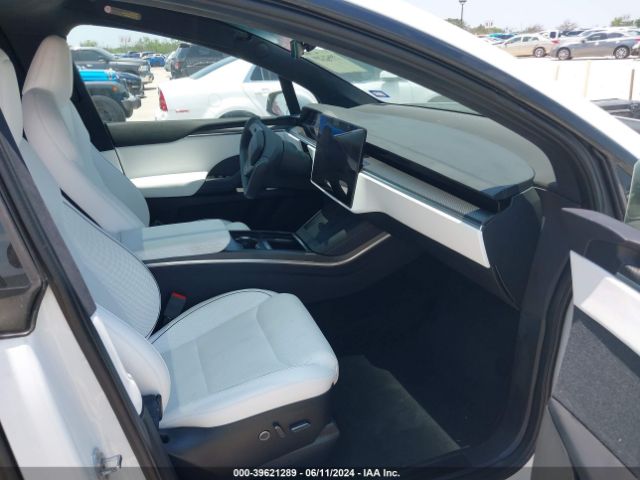 Photo 4 VIN: 7SAXCBE60RF439862 - TESLA MODEL X 