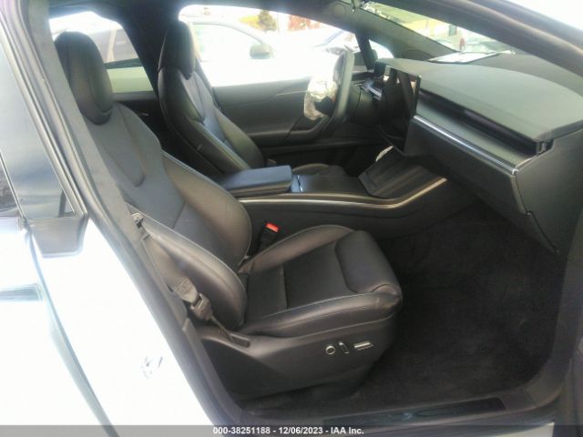 Photo 4 VIN: 7SAXCBE61NF329624 - TESLA MODEL X 