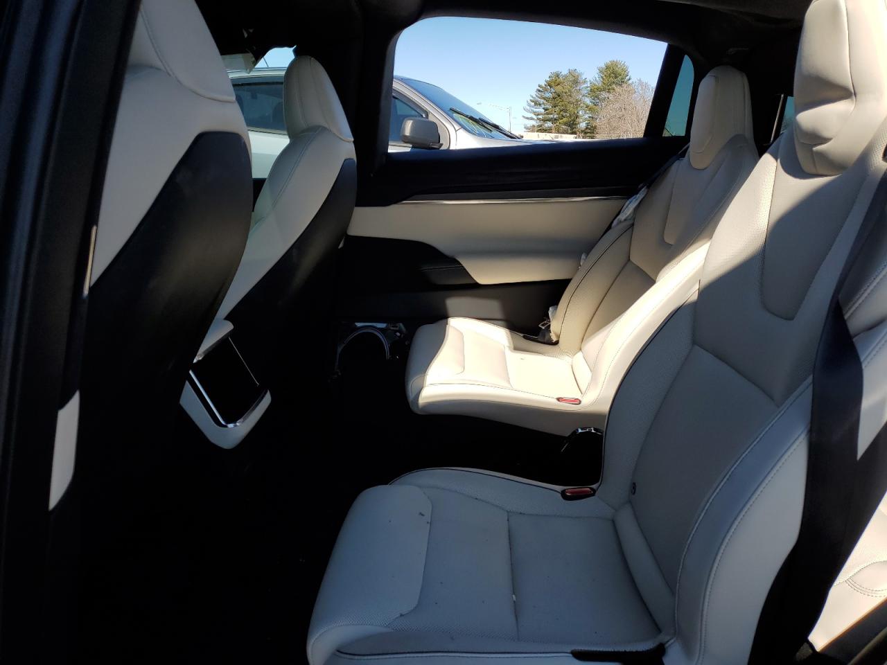 Photo 10 VIN: 7SAXCBE62NF359537 - TESLA MODEL X 