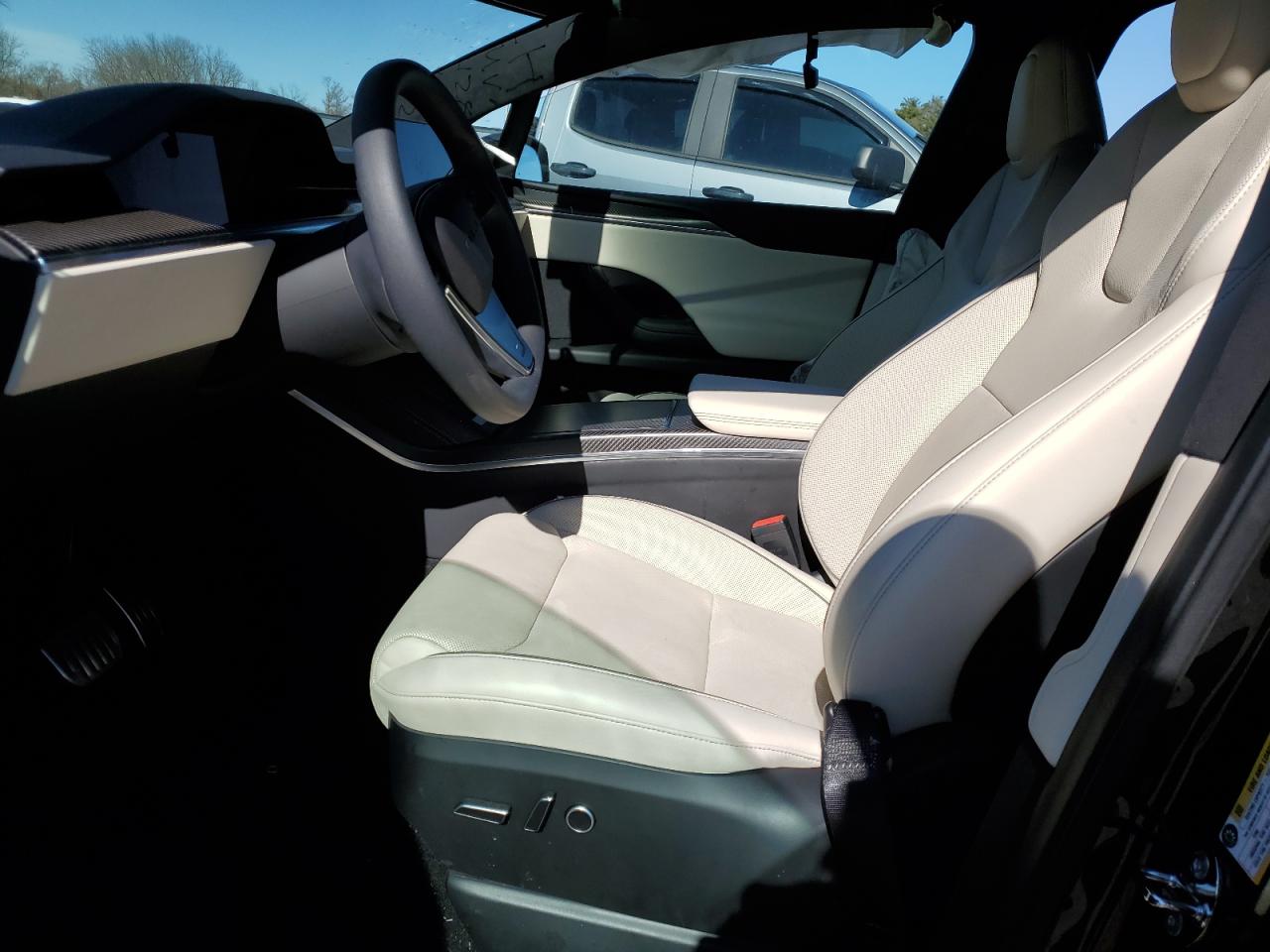 Photo 6 VIN: 7SAXCBE62NF359537 - TESLA MODEL X 