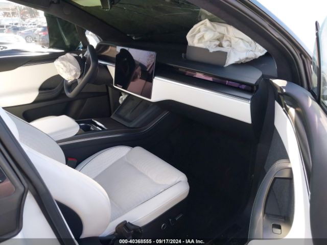 Photo 4 VIN: 7SAXCBE63NF333142 - TESLA MODEL X 