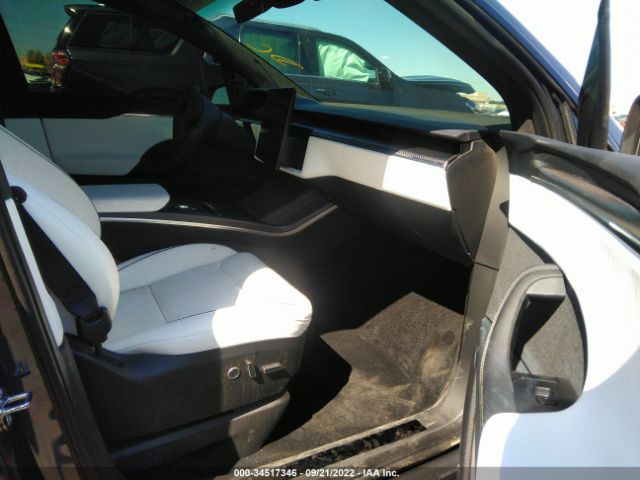 Photo 4 VIN: 7SAXCBE63NF354833 - TESLA MODEL X 