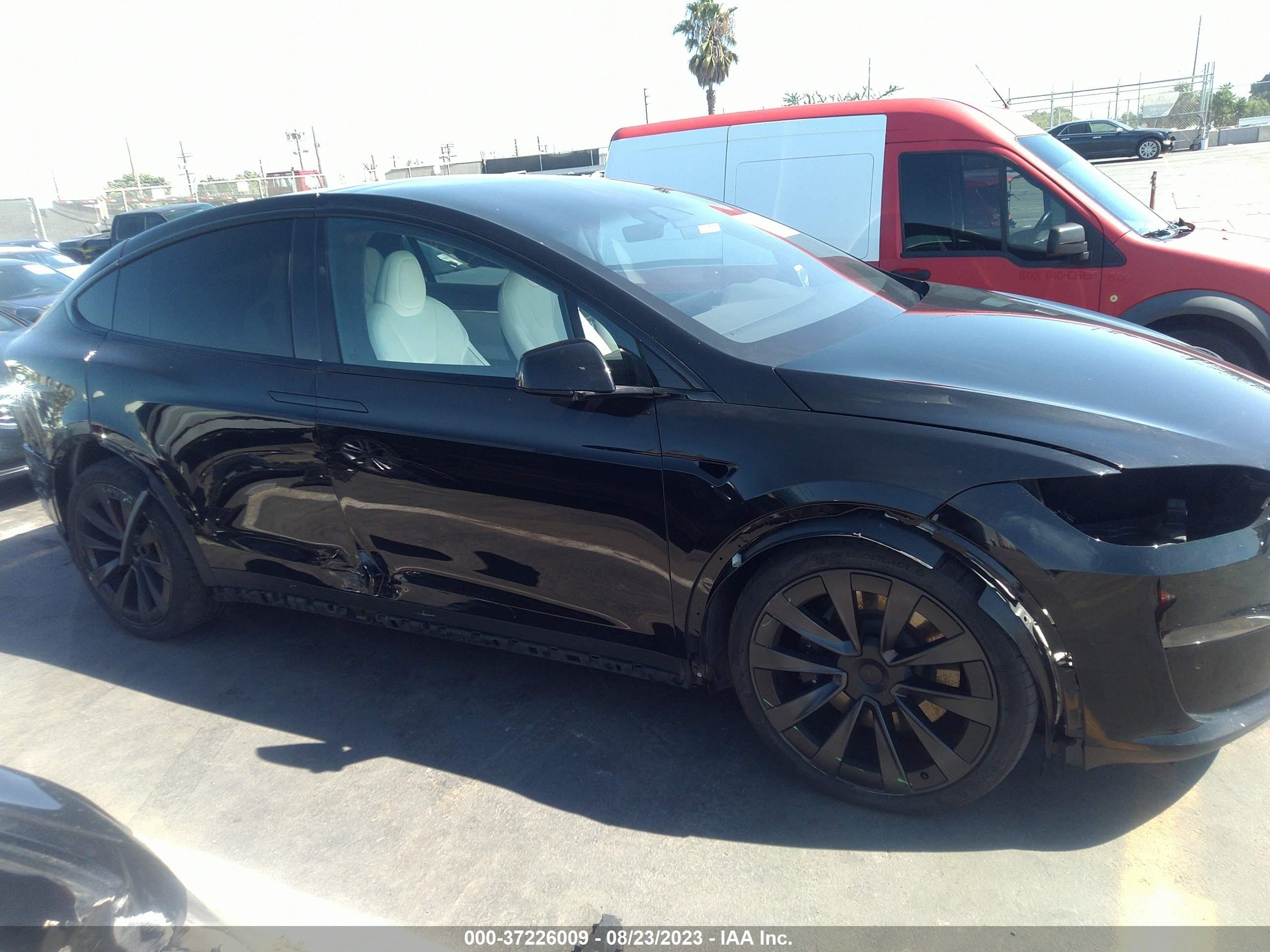 Photo 5 VIN: 7SAXCBE65NF338276 - TESLA MODEL X 