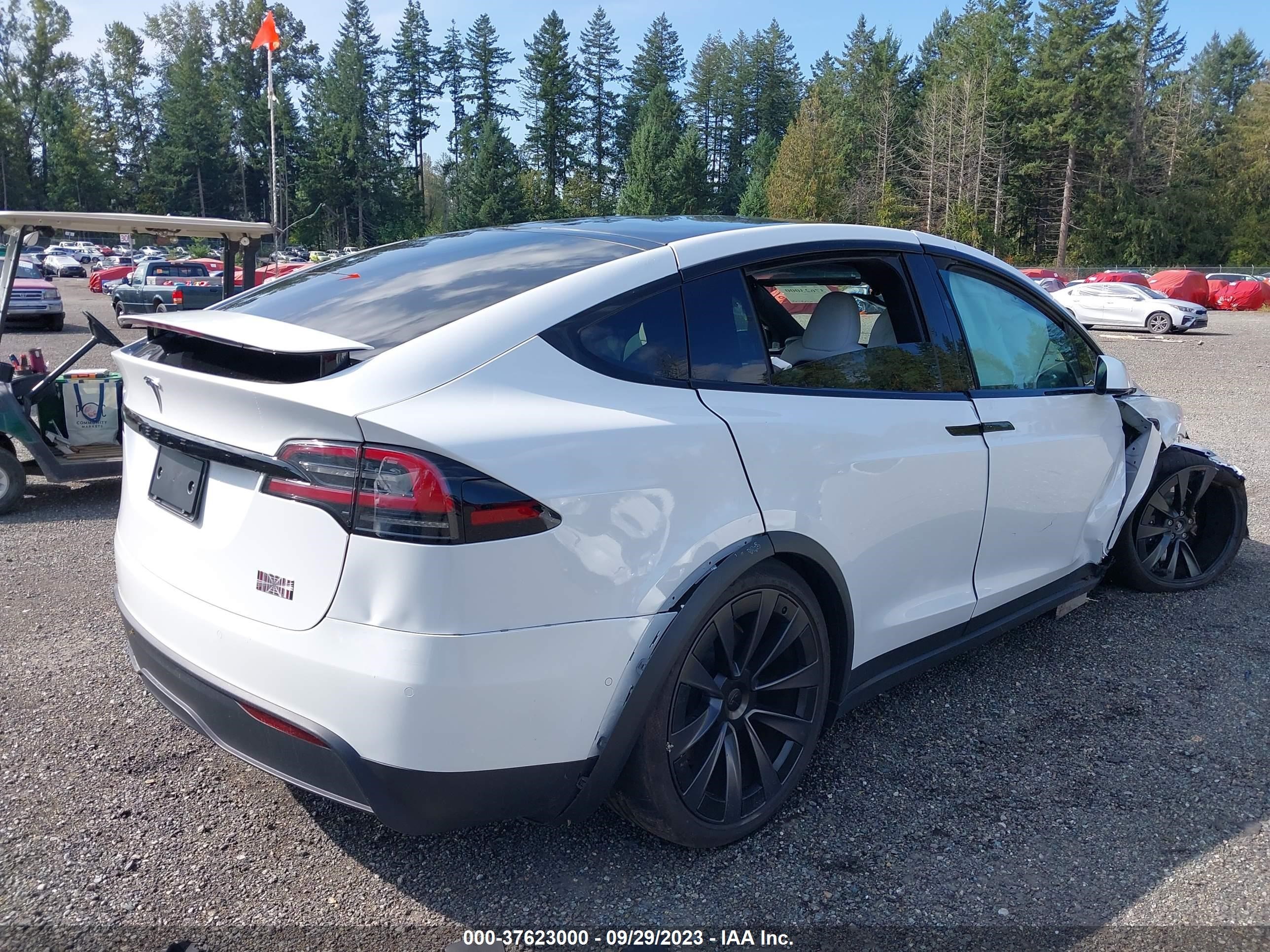 Photo 3 VIN: 7SAXCBE68PF375728 - TESLA MODEL X 