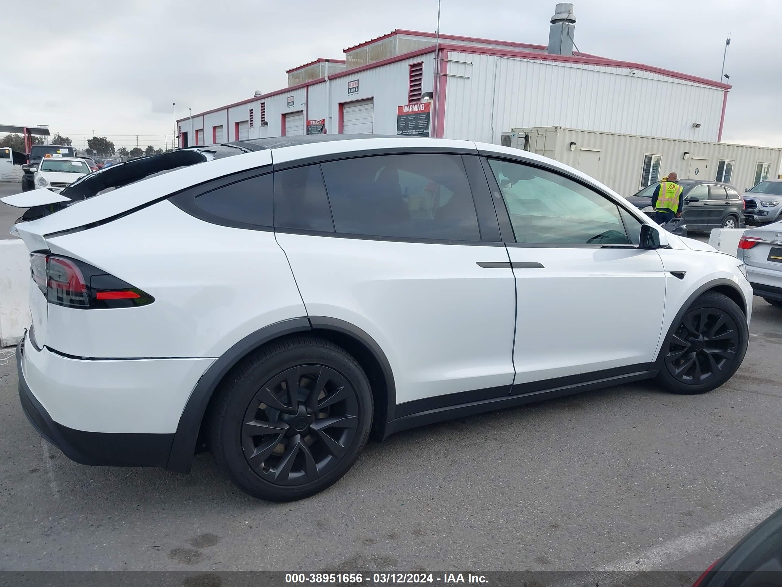 Photo 12 VIN: 7SAXCDE56RF436404 - TESLA MODEL X 