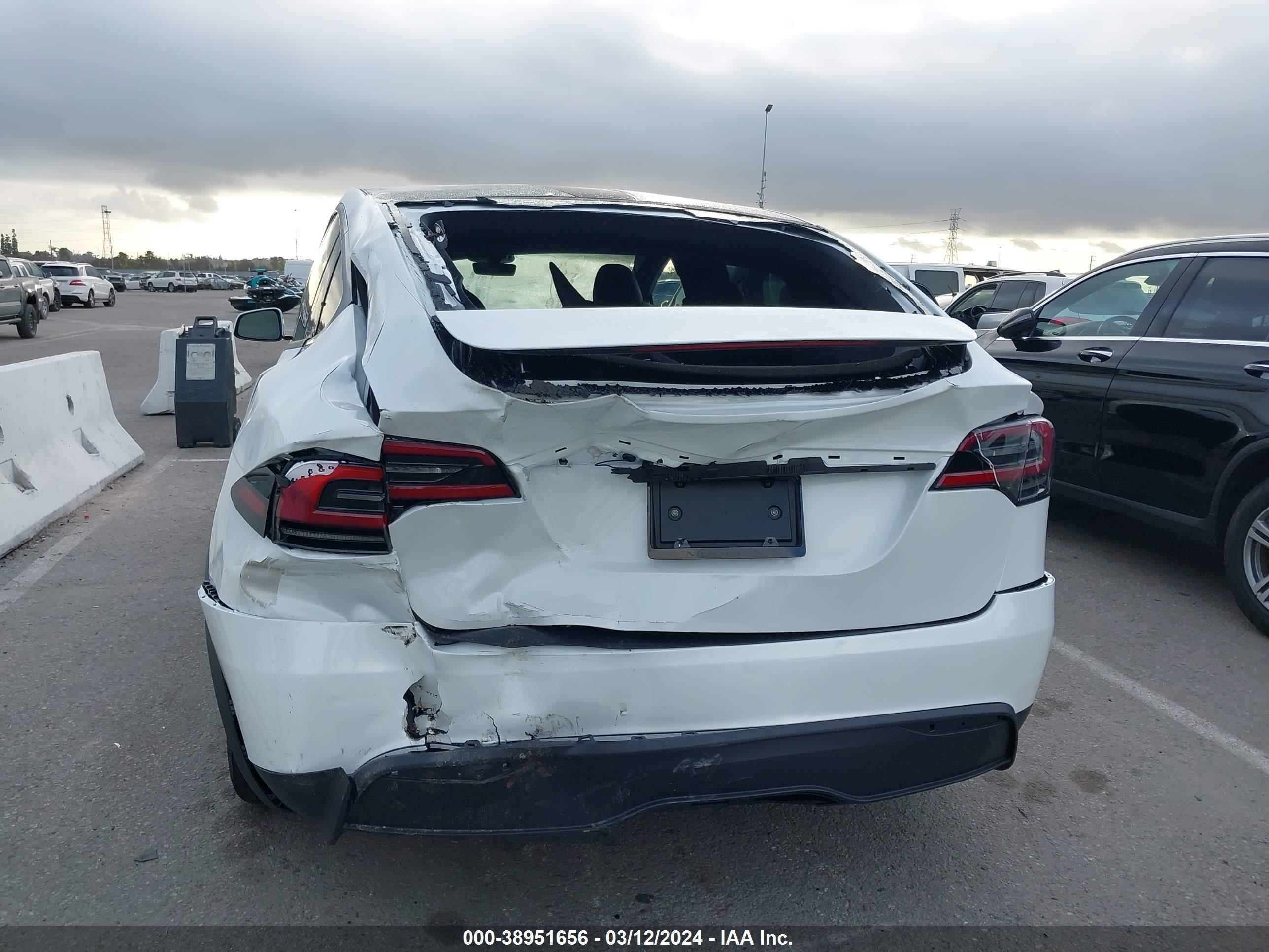 Photo 15 VIN: 7SAXCDE56RF436404 - TESLA MODEL X 