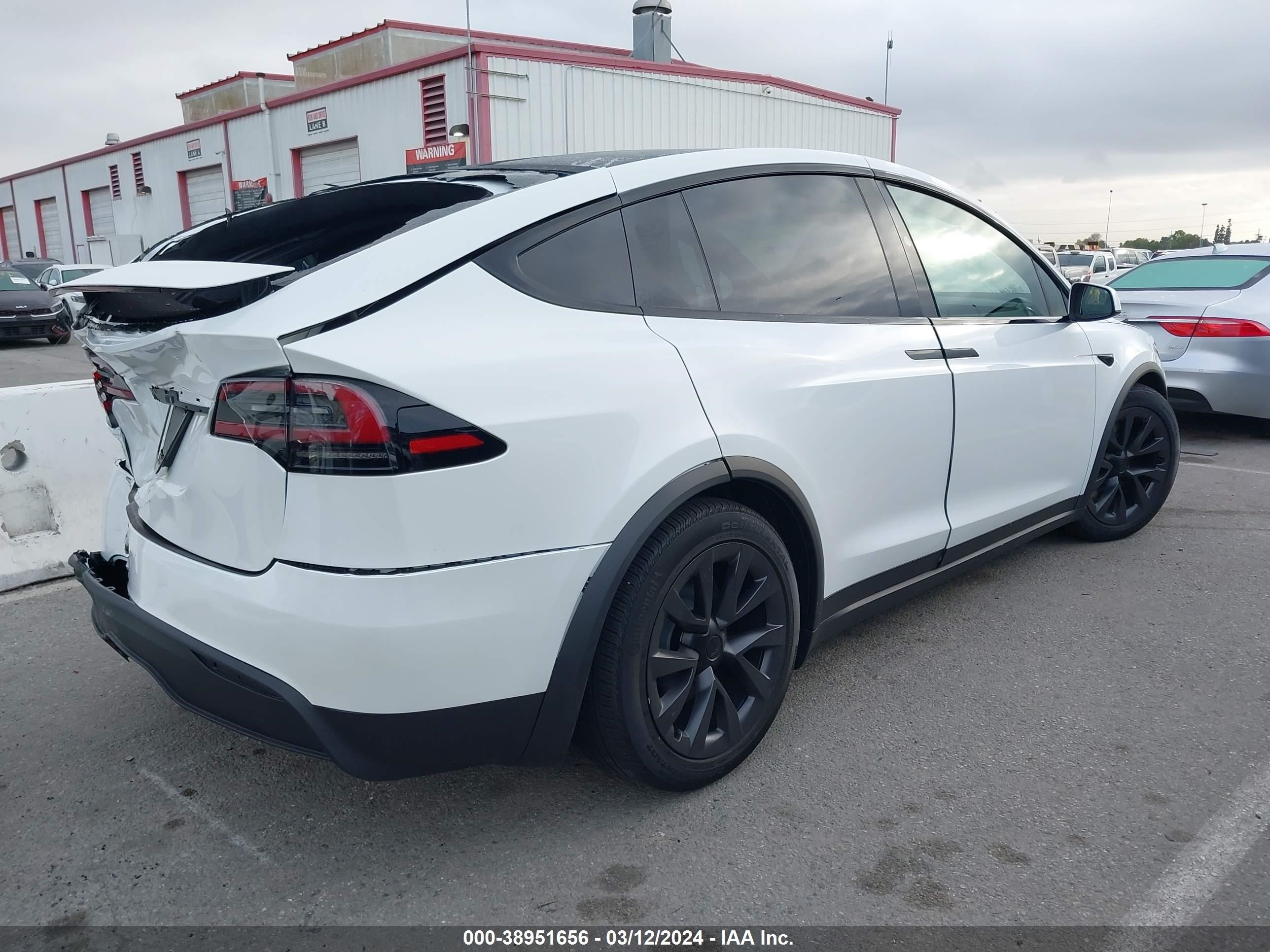 Photo 3 VIN: 7SAXCDE56RF436404 - TESLA MODEL X 