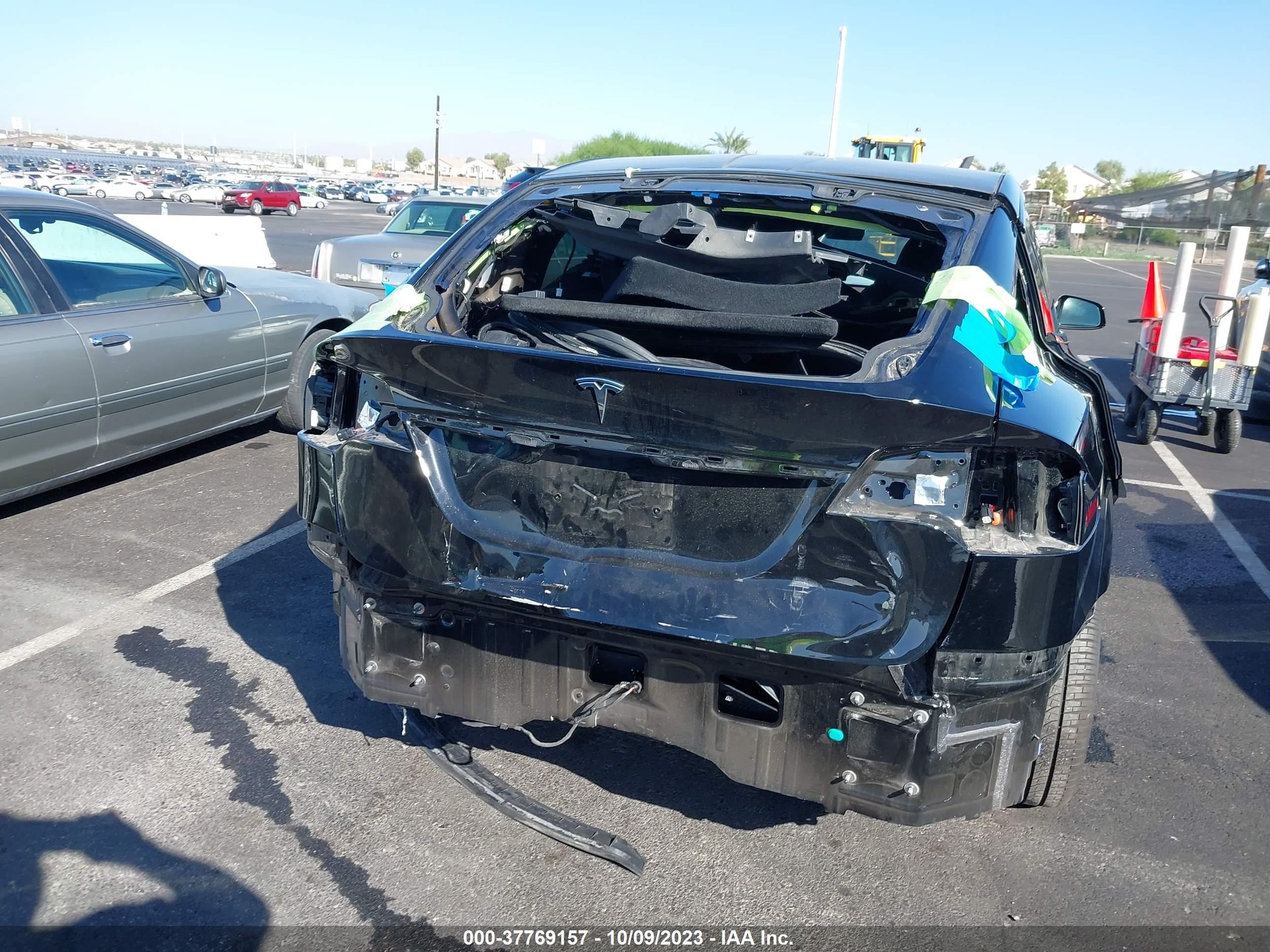 Photo 15 VIN: 7SAXCDE58PF381869 - TESLA MODEL X 